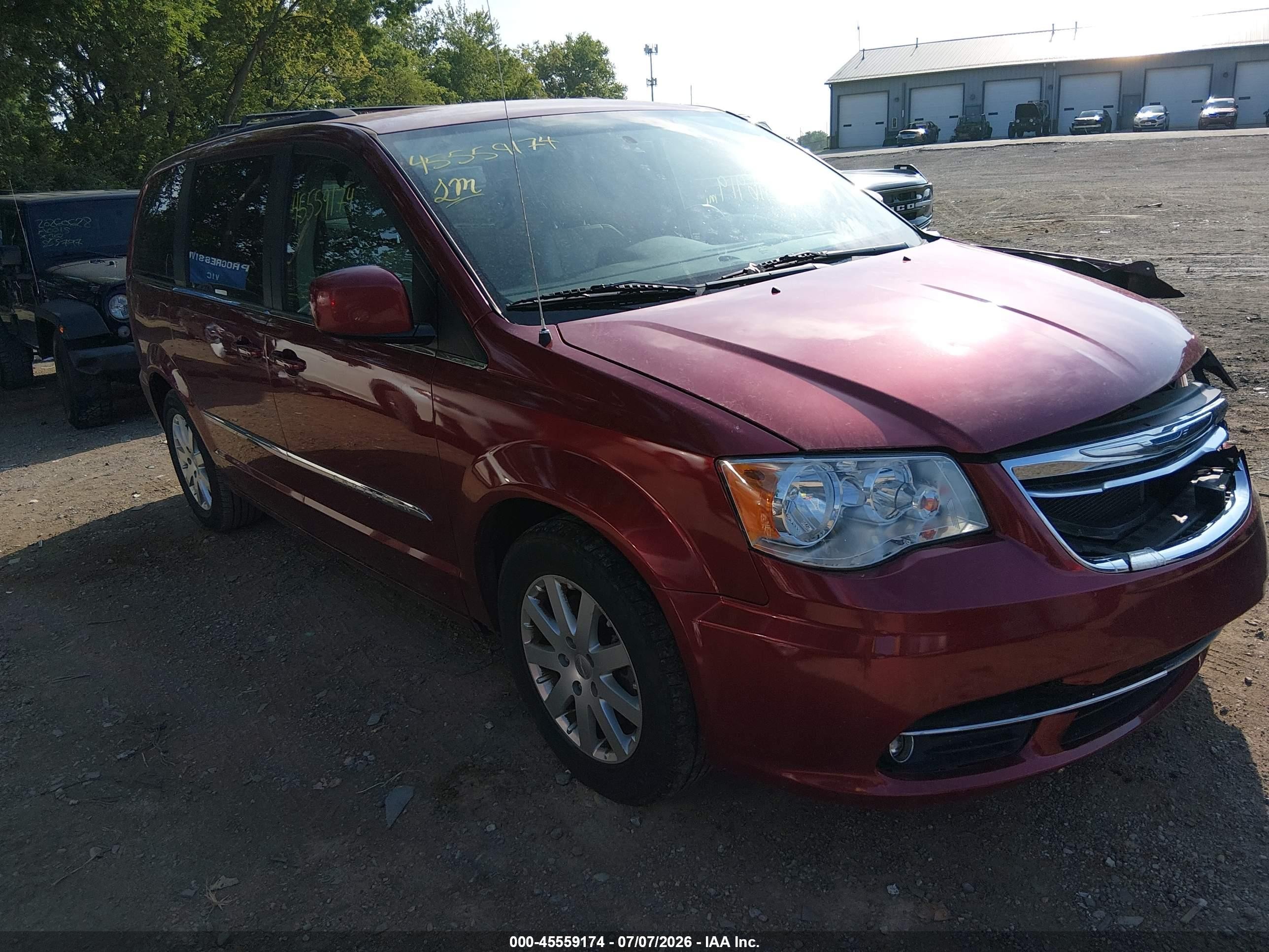 2013 Chrysler Town & Country Touring Red vin: 2C4RC1BG0DR541091