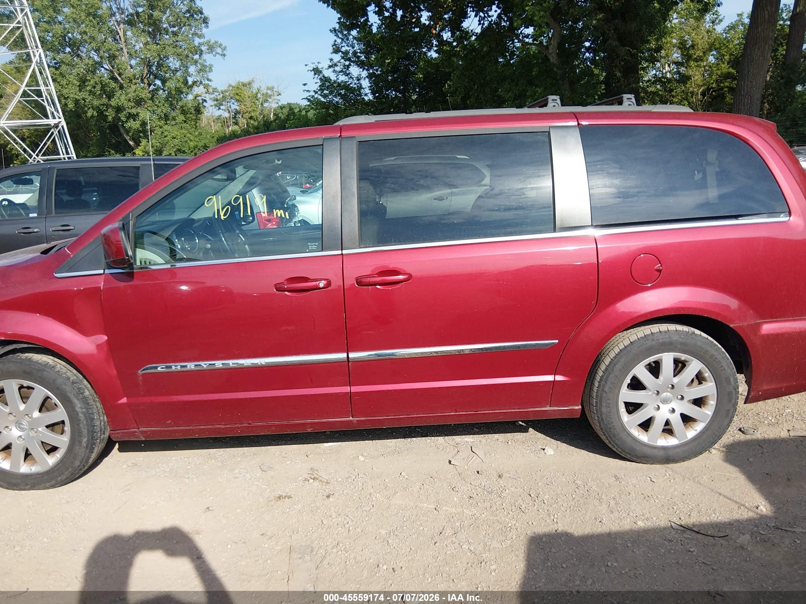 2013 Chrysler Town & Country Touring Red vin: 2C4RC1BG0DR541091