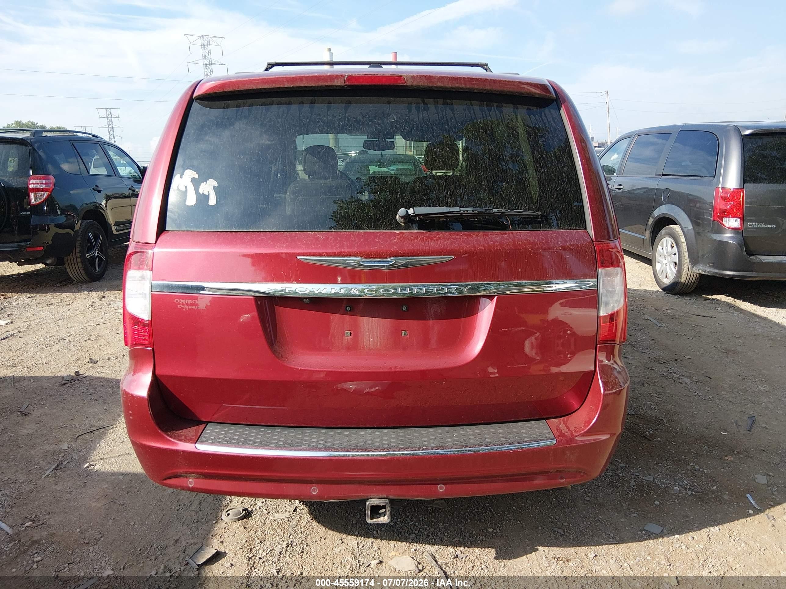 2013 Chrysler Town & Country Touring Red vin: 2C4RC1BG0DR541091