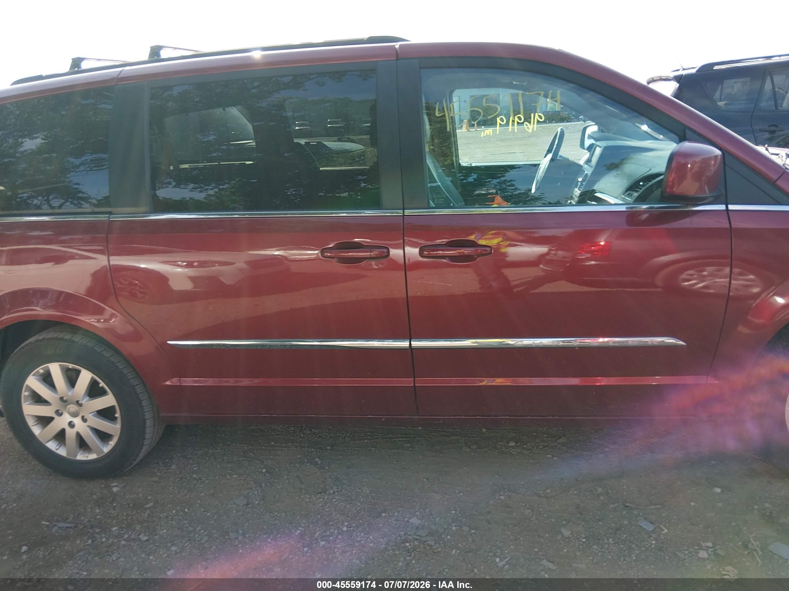 2013 Chrysler Town & Country Touring Red vin: 2C4RC1BG0DR541091