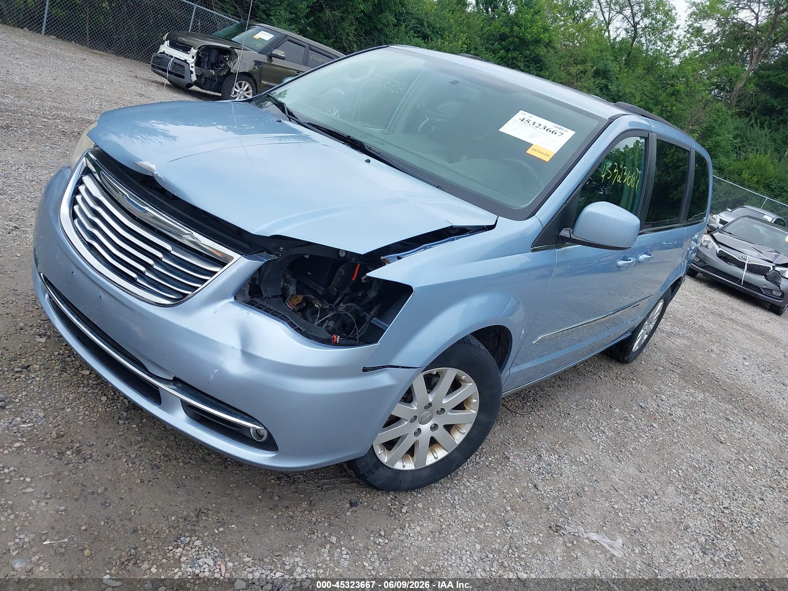 2013 Chrysler Town & Country Touring Blue vin: 2C4RC1BG0DR596723