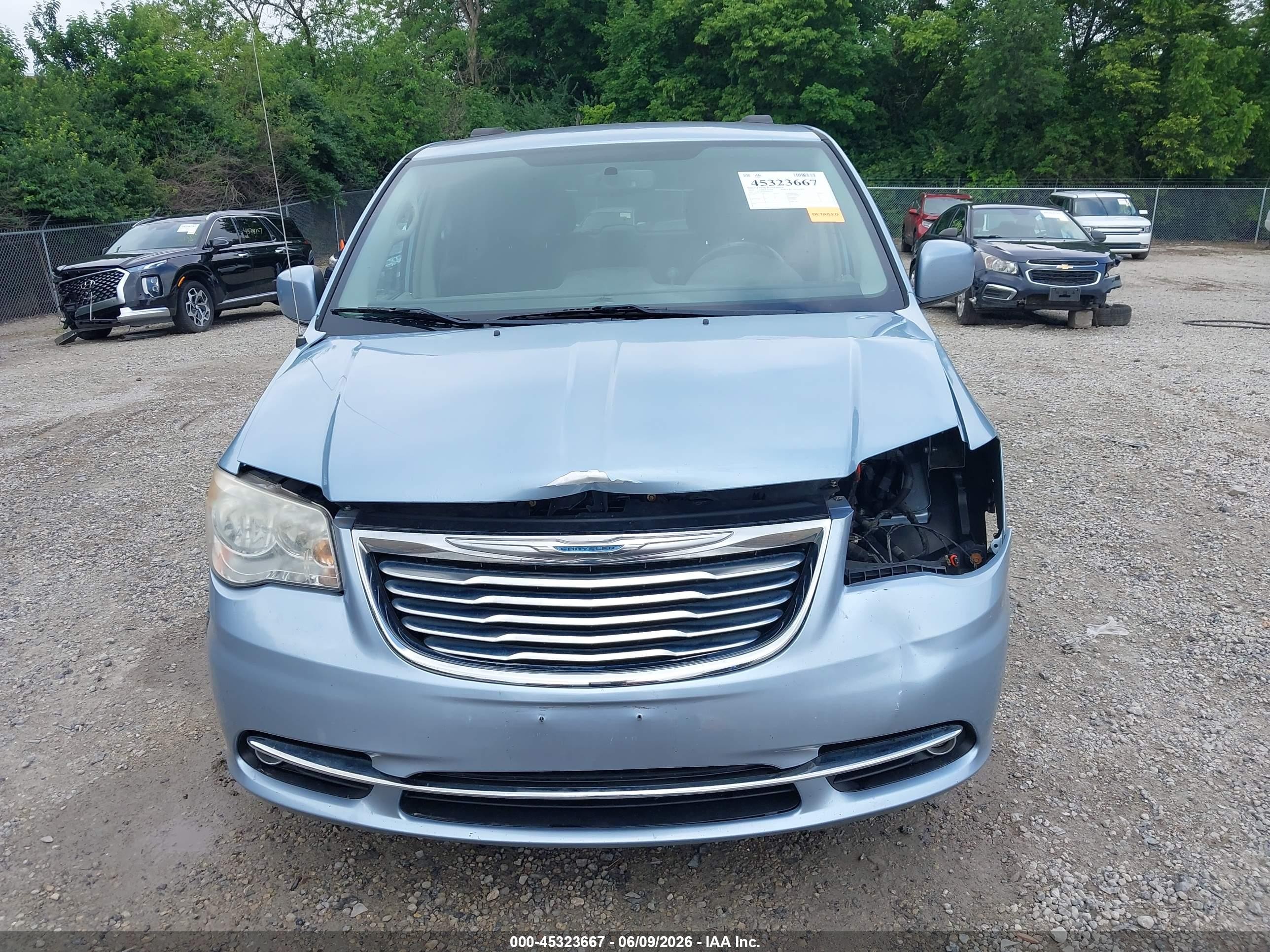 2013 Chrysler Town & Country Touring Blue vin: 2C4RC1BG0DR596723