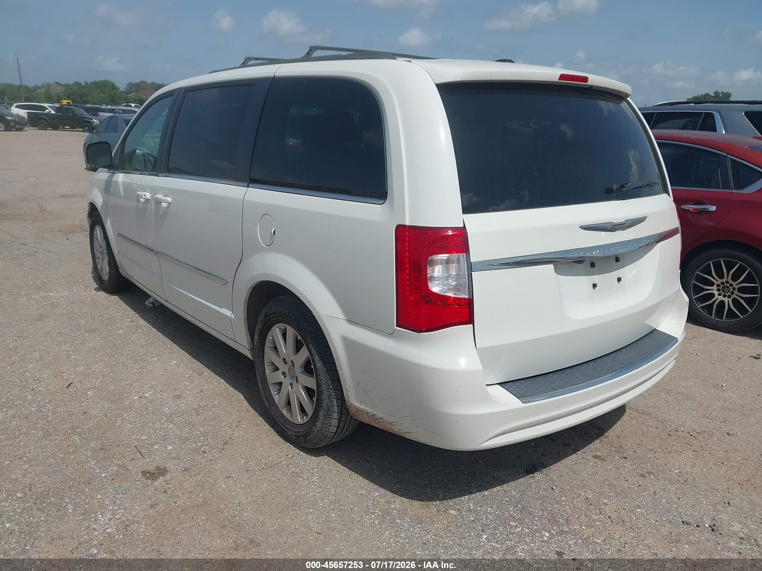 2013 Chrysler Town & Country Touring White vin: 2C4RC1BG0DR605873