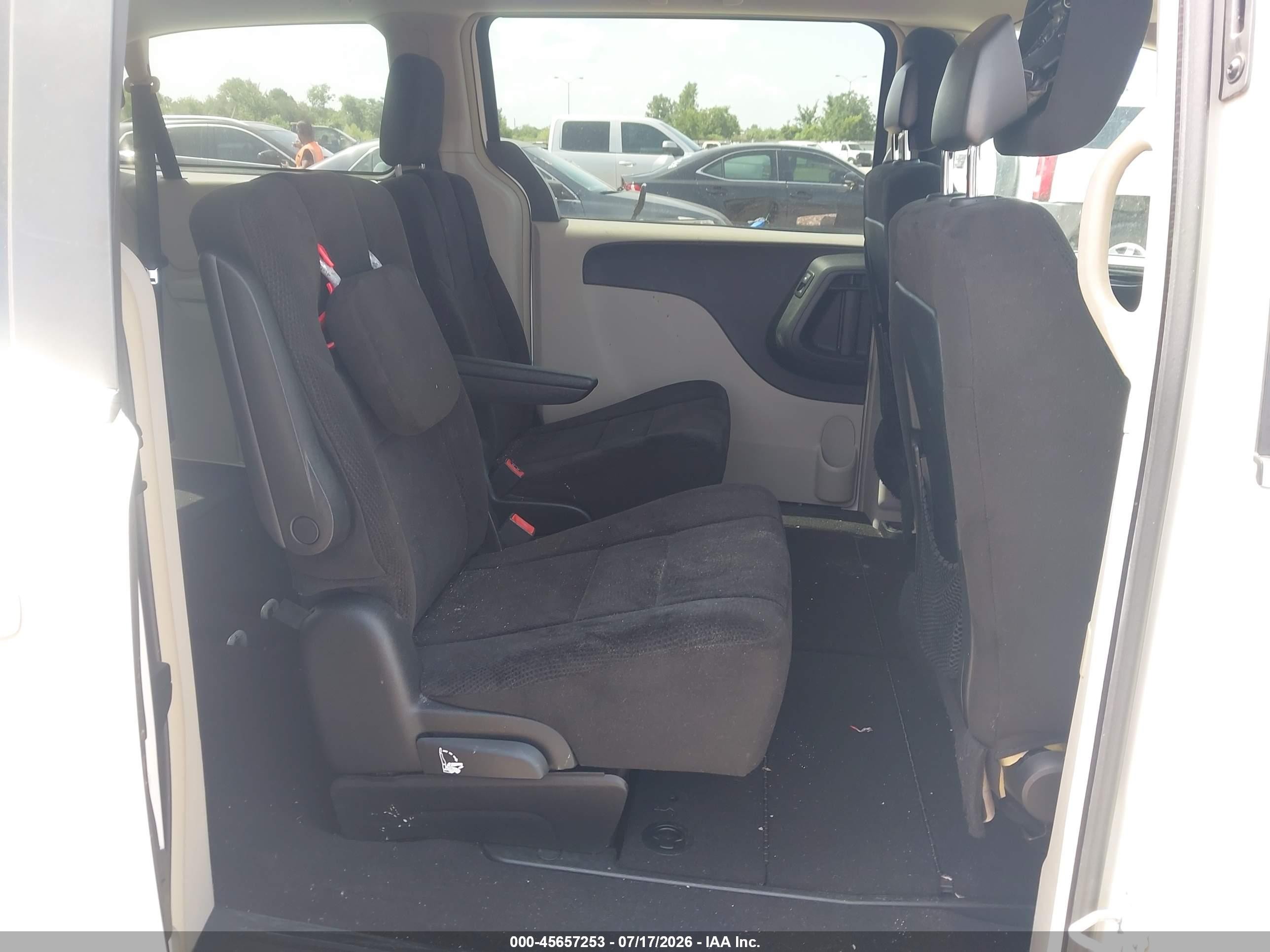 2013 Chrysler Town & Country Touring White vin: 2C4RC1BG0DR605873