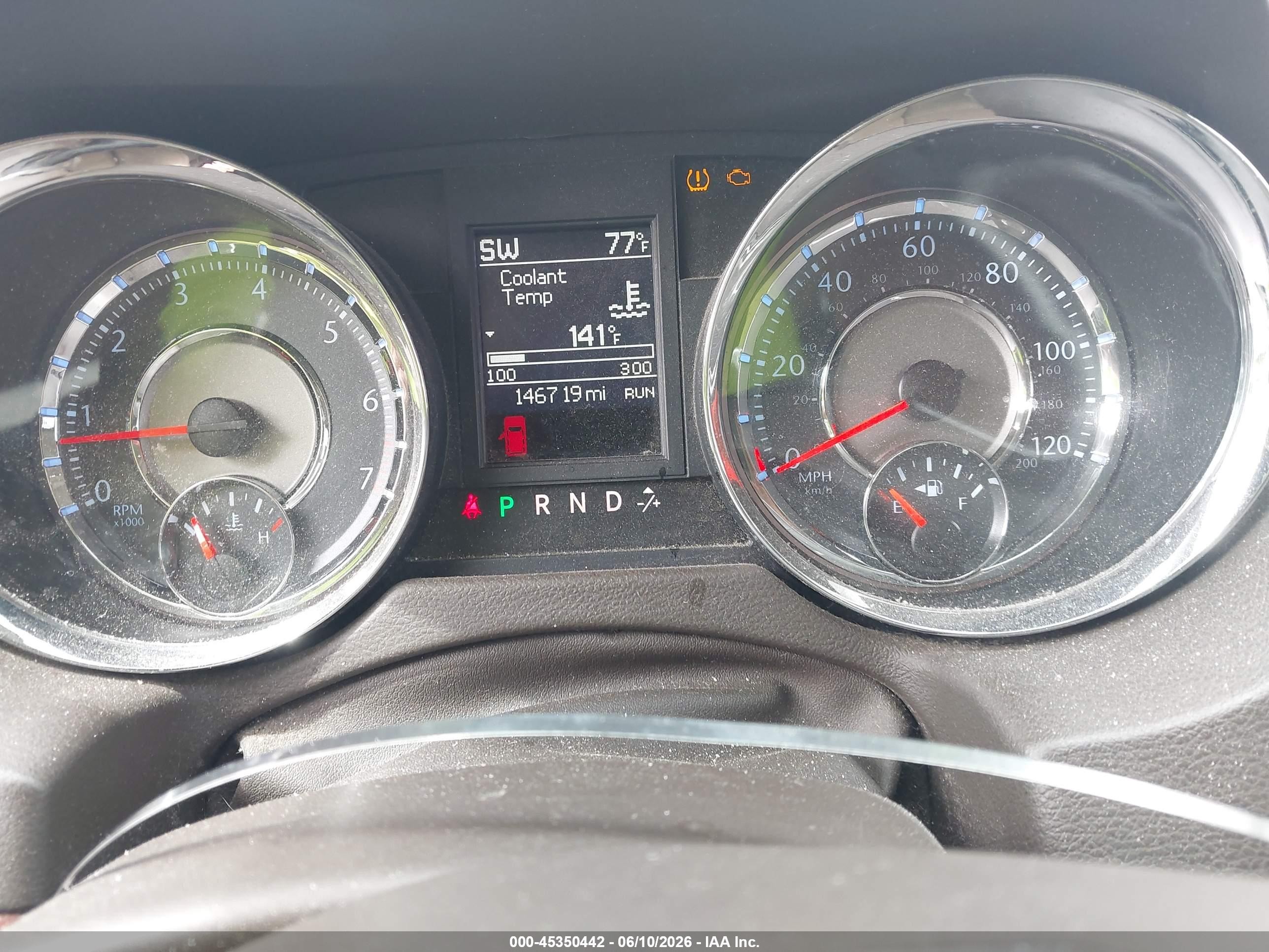 2013 Chrysler Town & Country Touring Red vin: 2C4RC1BG0DR645399
