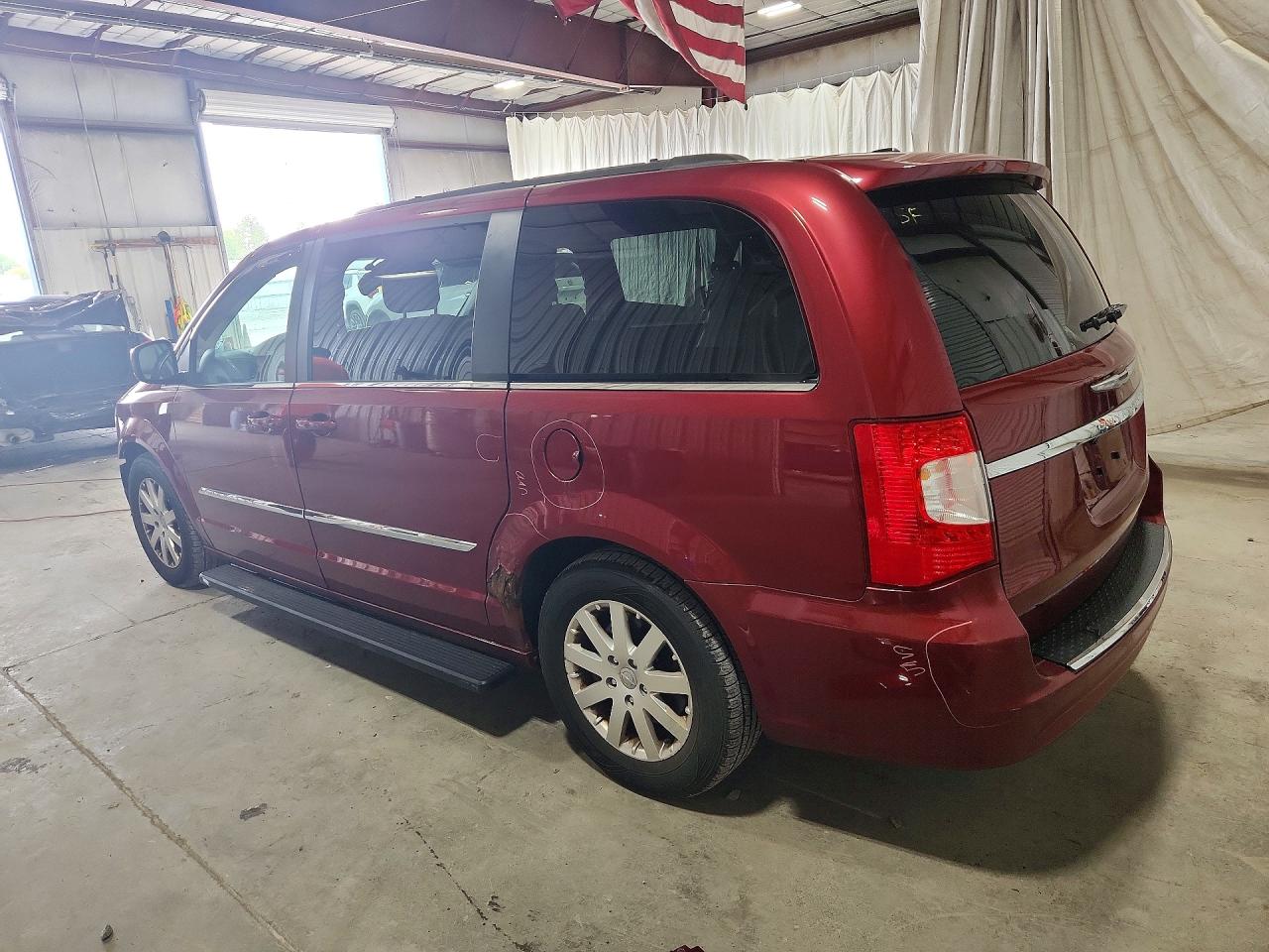 2013 Chrysler Town & Country Touring Burgundy vin: 2C4RC1BG0DR645869