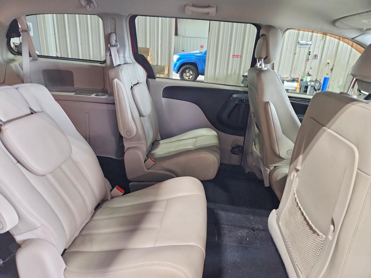 2013 Chrysler Town & Country Touring Burgundy vin: 2C4RC1BG0DR645869