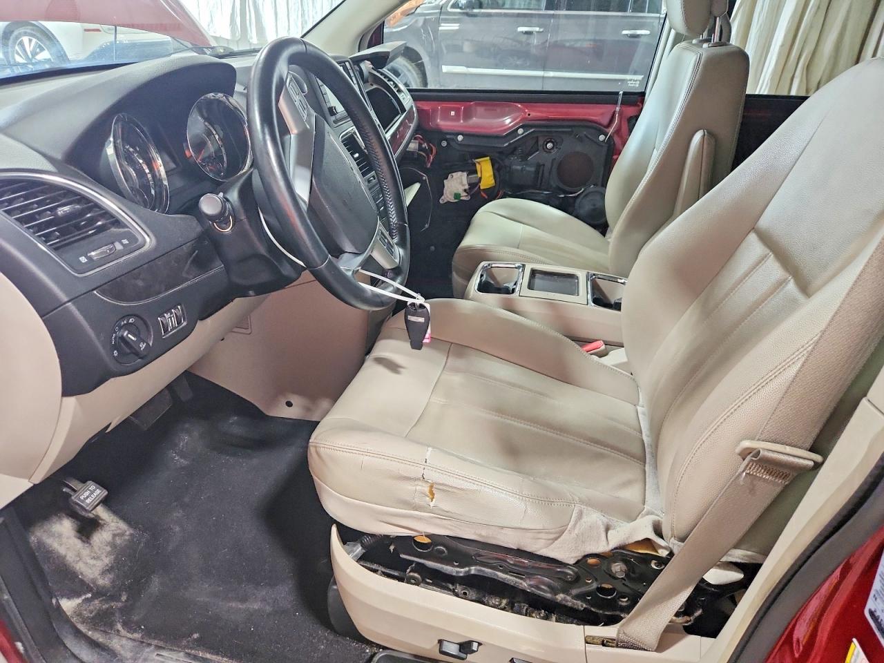 2013 Chrysler Town & Country Touring Burgundy vin: 2C4RC1BG0DR645869