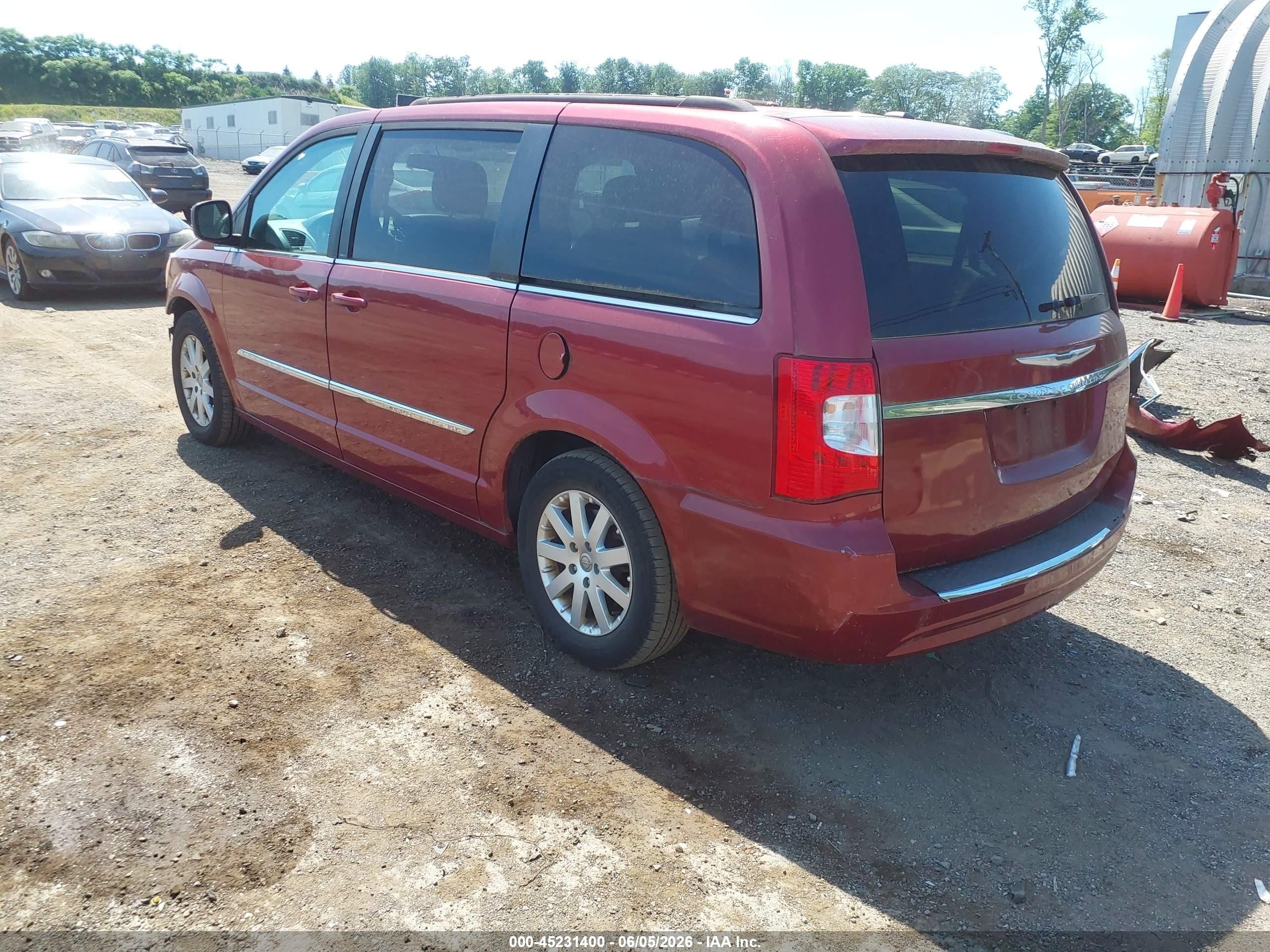 2013 Chrysler Town & Country Touring Red vin: 2C4RC1BG0DR647220