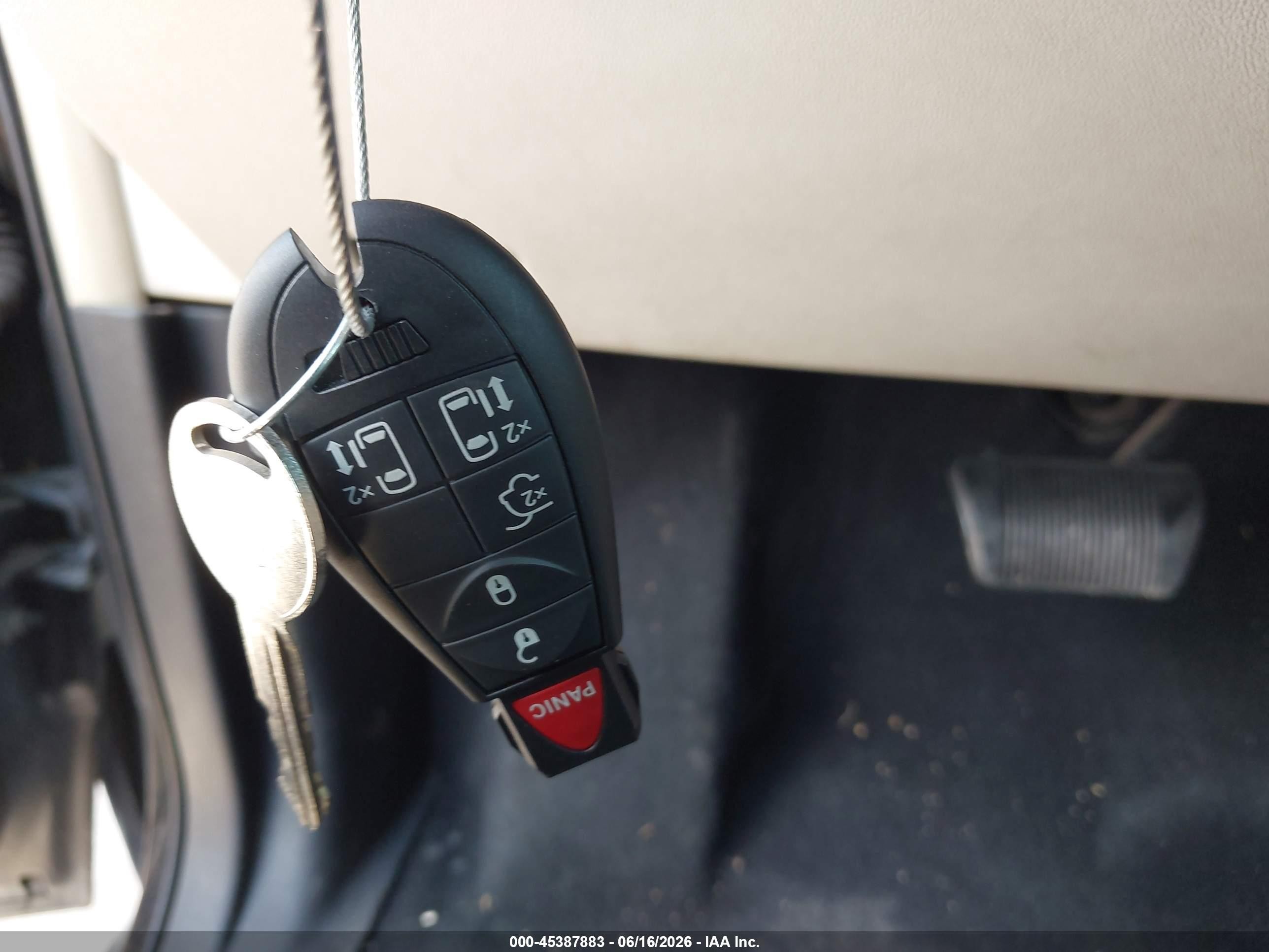 2013 Chrysler Town & Country Touring Черный vin: 2C4RC1BG0DR683988