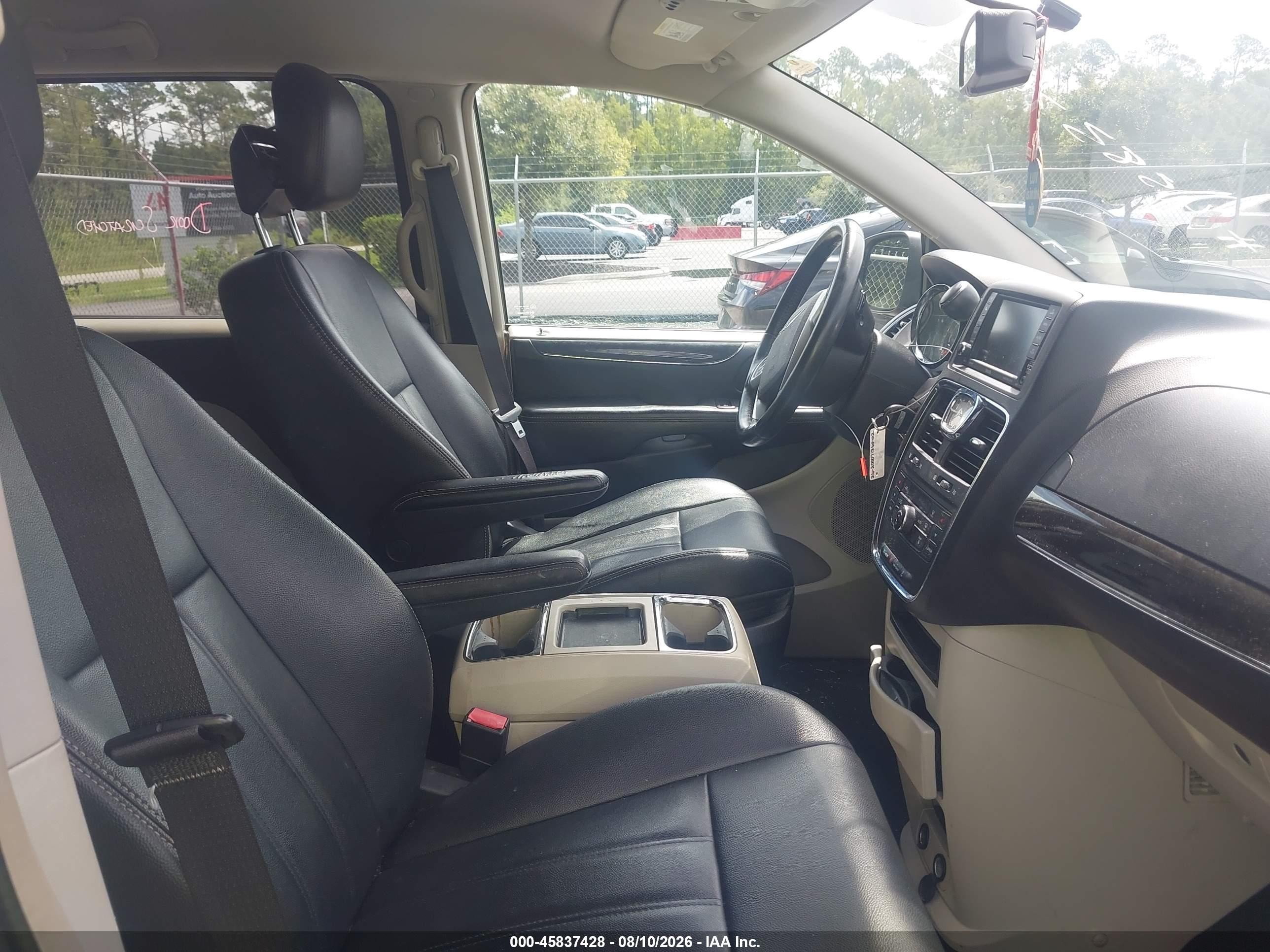 2013 Chrysler Town & Country Touring Champagne vin: 2C4RC1BG0DR745227