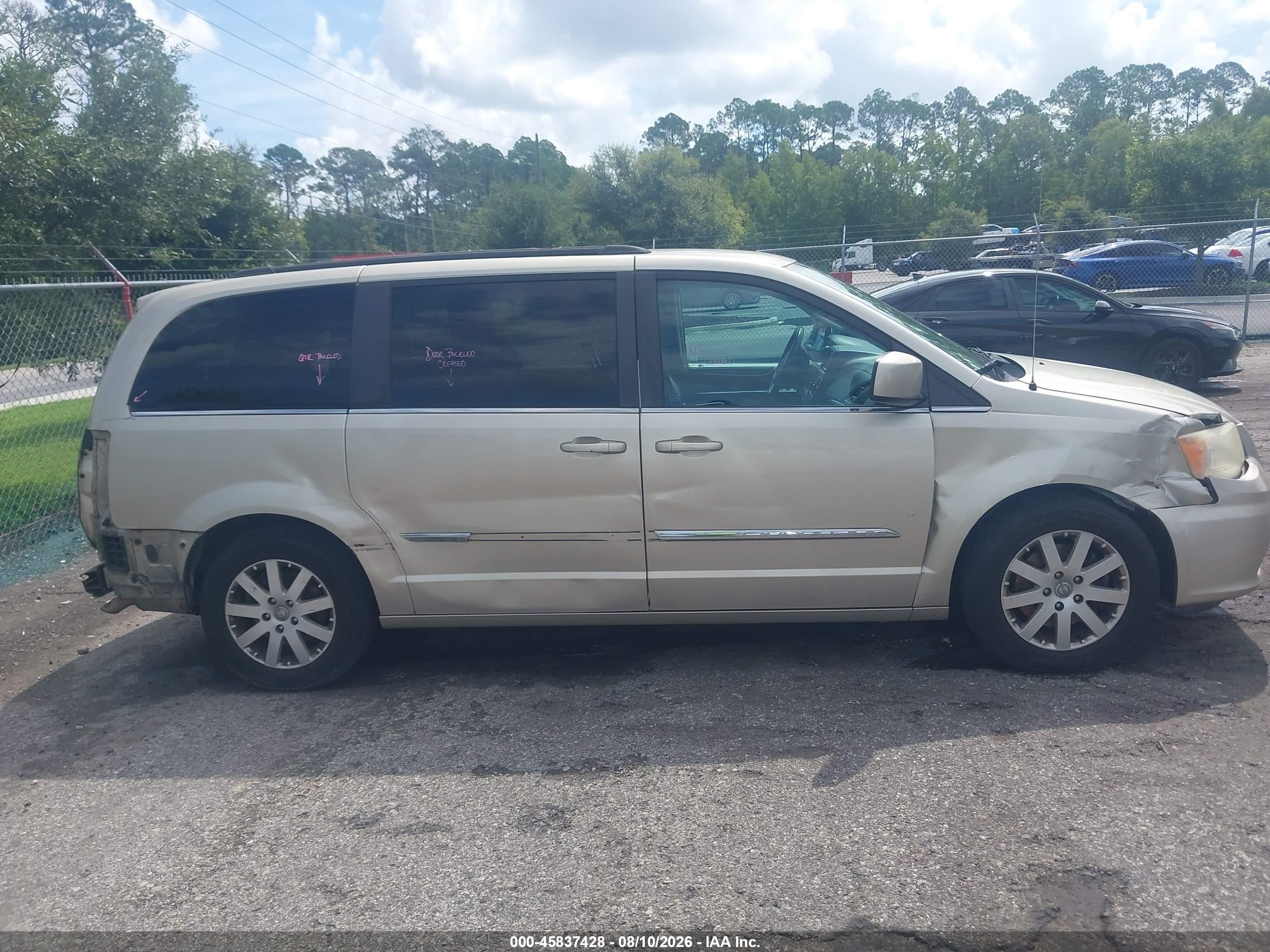 2013 Chrysler Town & Country Touring Champagne vin: 2C4RC1BG0DR745227