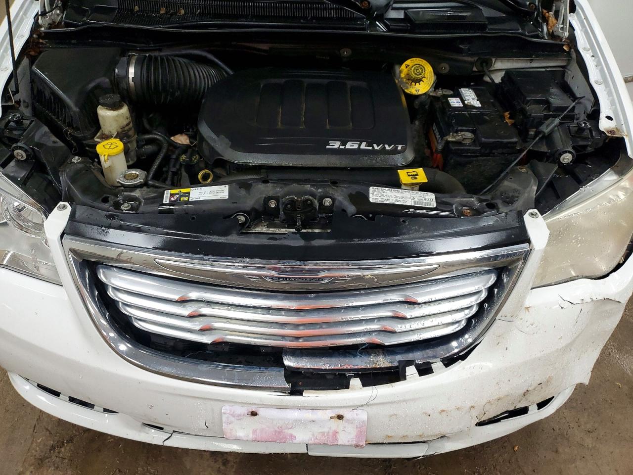 2013 Chrysler Town & Country Touring Белый vin: 2C4RC1BG0DR820931