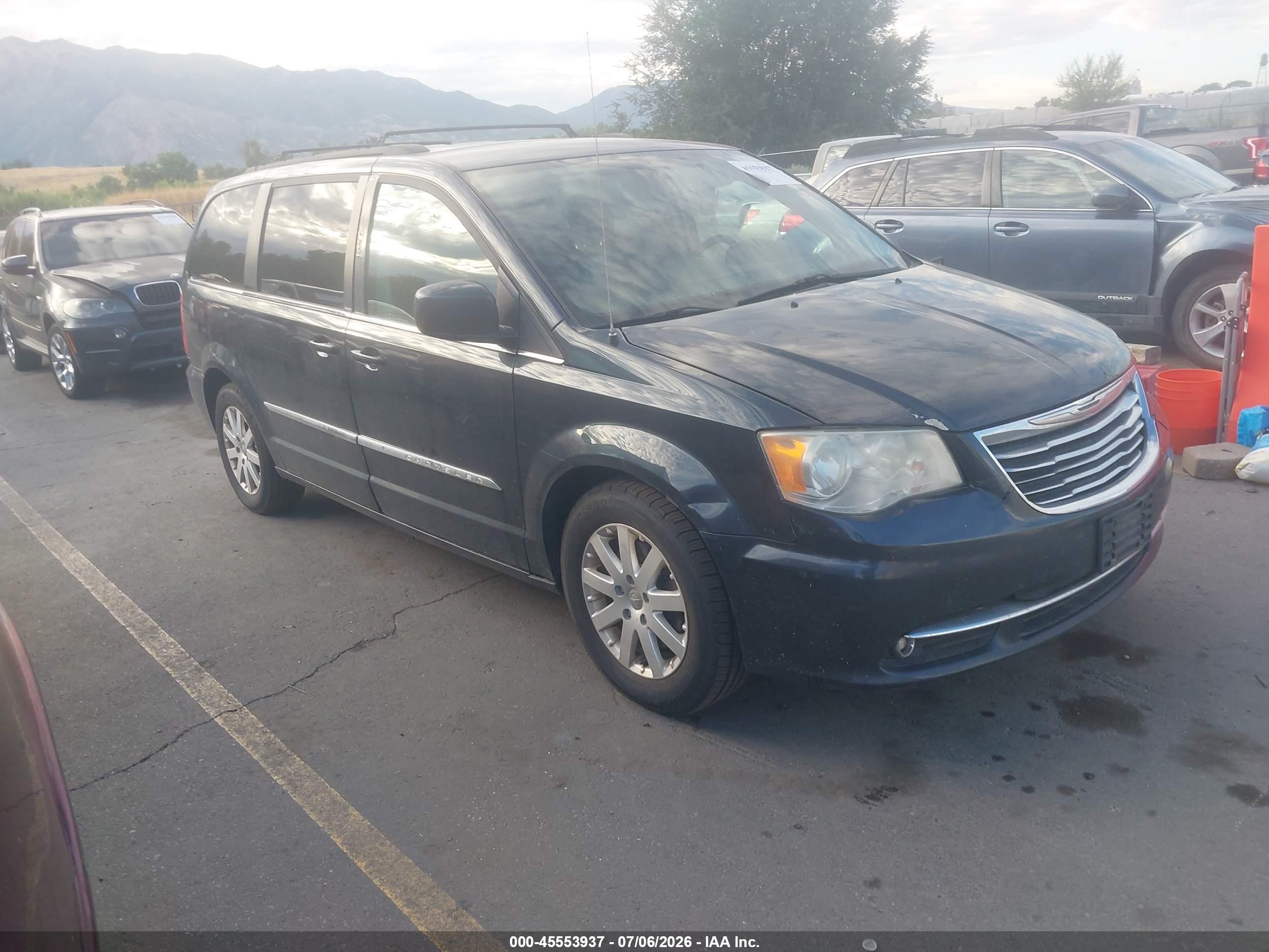 2014 Chrysler Town & Country Touring Blue vin: 2C4RC1BG0ER123941