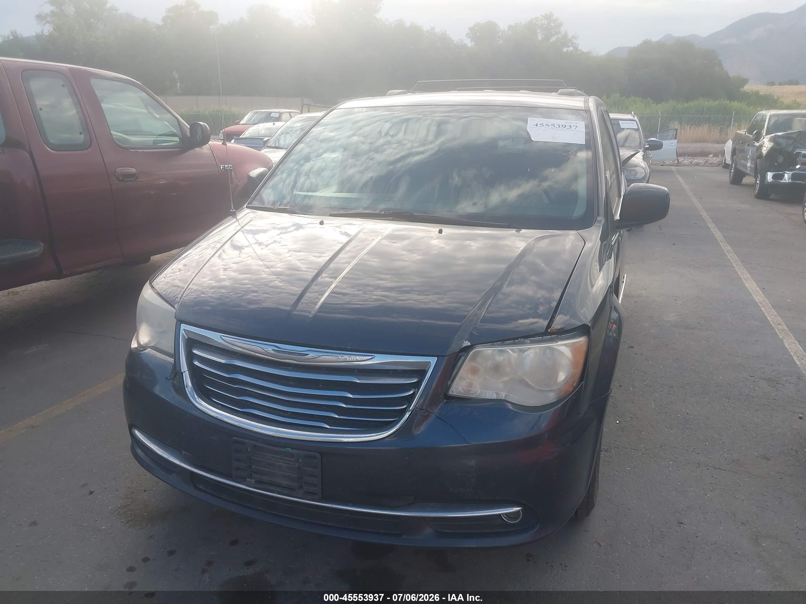 2014 Chrysler Town & Country Touring Blue vin: 2C4RC1BG0ER123941