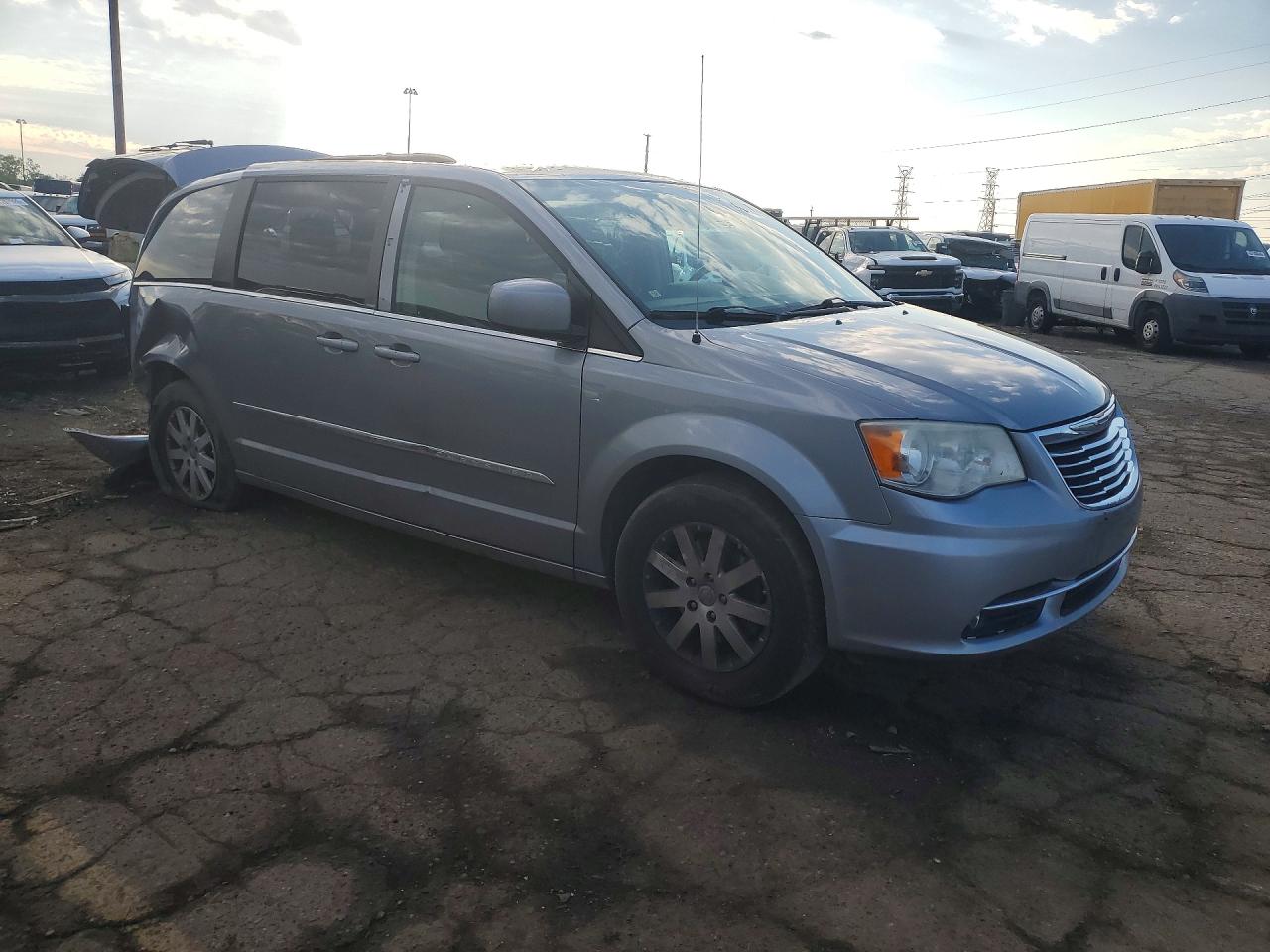 2014 Chrysler Town & Country Touring Серебряный vin: 2C4RC1BG0ER144174