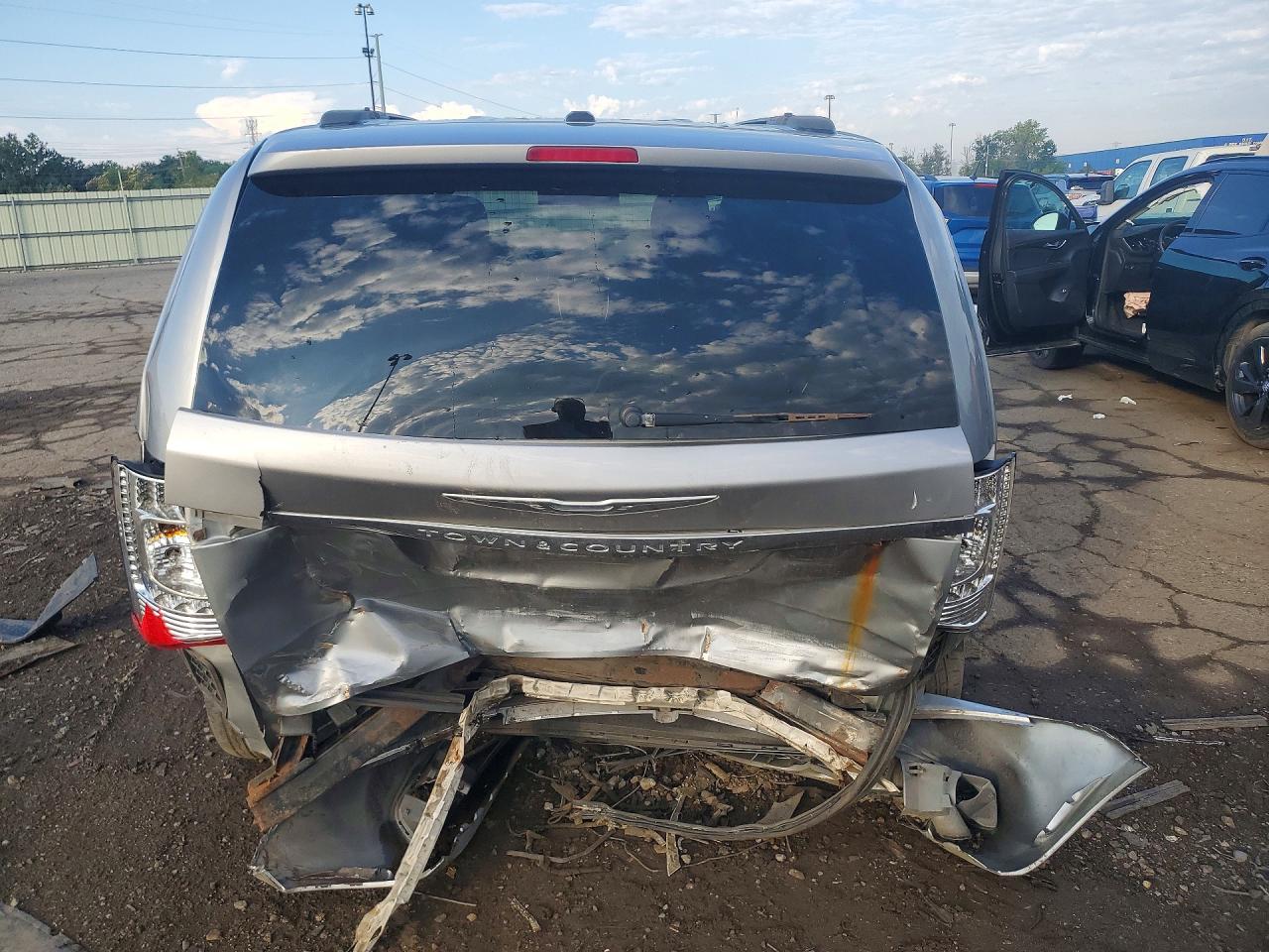 2014 Chrysler Town & Country Touring Серебряный vin: 2C4RC1BG0ER144174