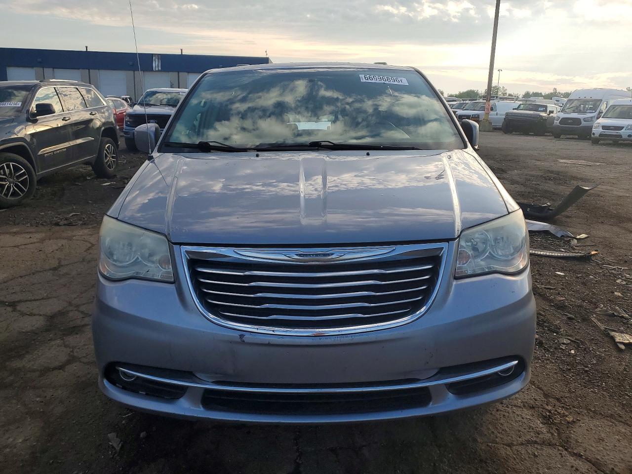 2014 Chrysler Town & Country Touring Серебряный vin: 2C4RC1BG0ER144174