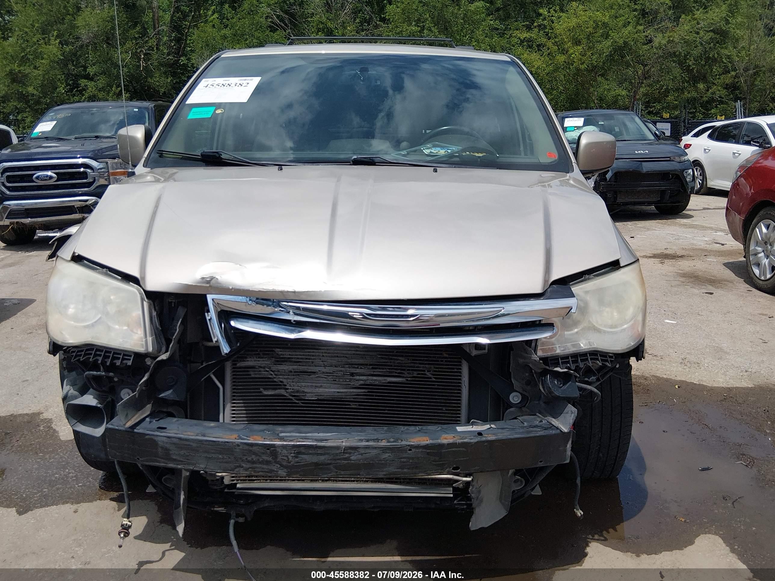 2014 Chrysler Town & Country Touring Champagne vin: 2C4RC1BG0ER232366