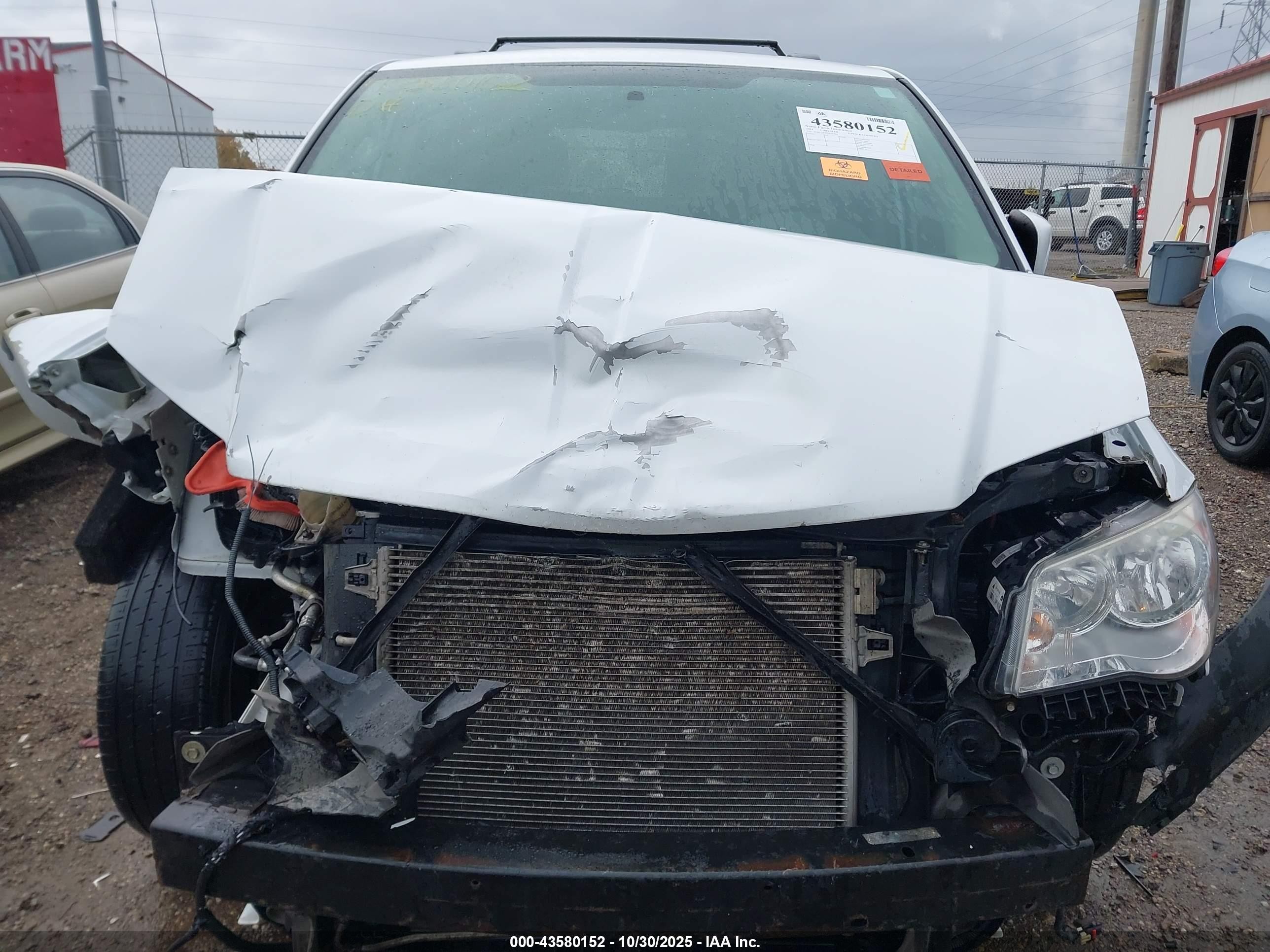 2014 Chrysler Town & Country Touring White vin: 2C4RC1BG0ER395194