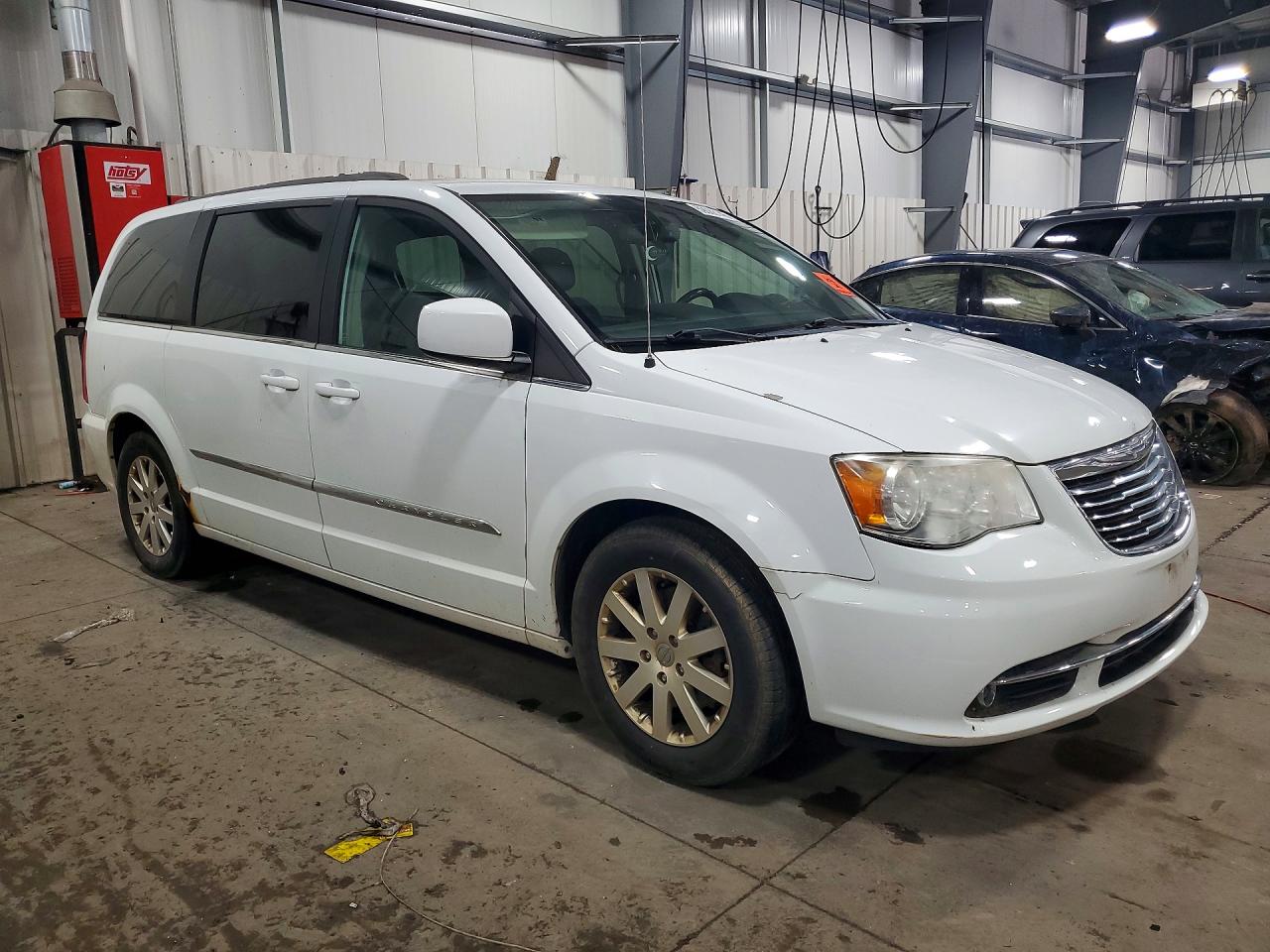 2014 Chrysler Town & Country Touring White vin: 2C4RC1BG0ER398015