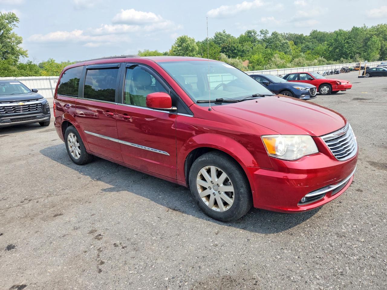 2014 Chrysler Town & Country Touring Red vin: 2C4RC1BG0ER399908