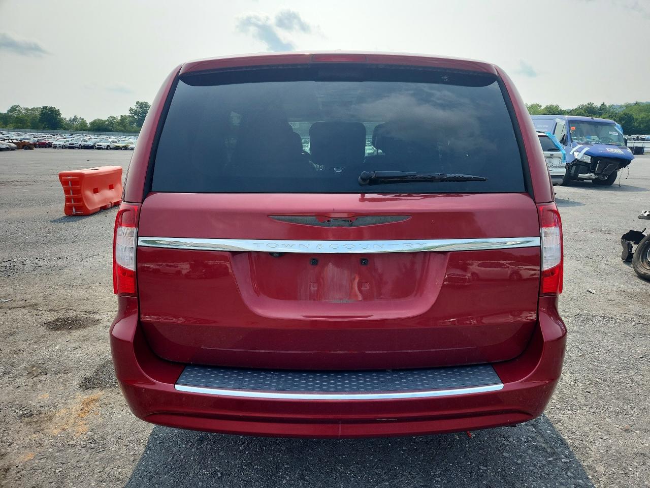 2014 Chrysler Town & Country Touring Red vin: 2C4RC1BG0ER399908