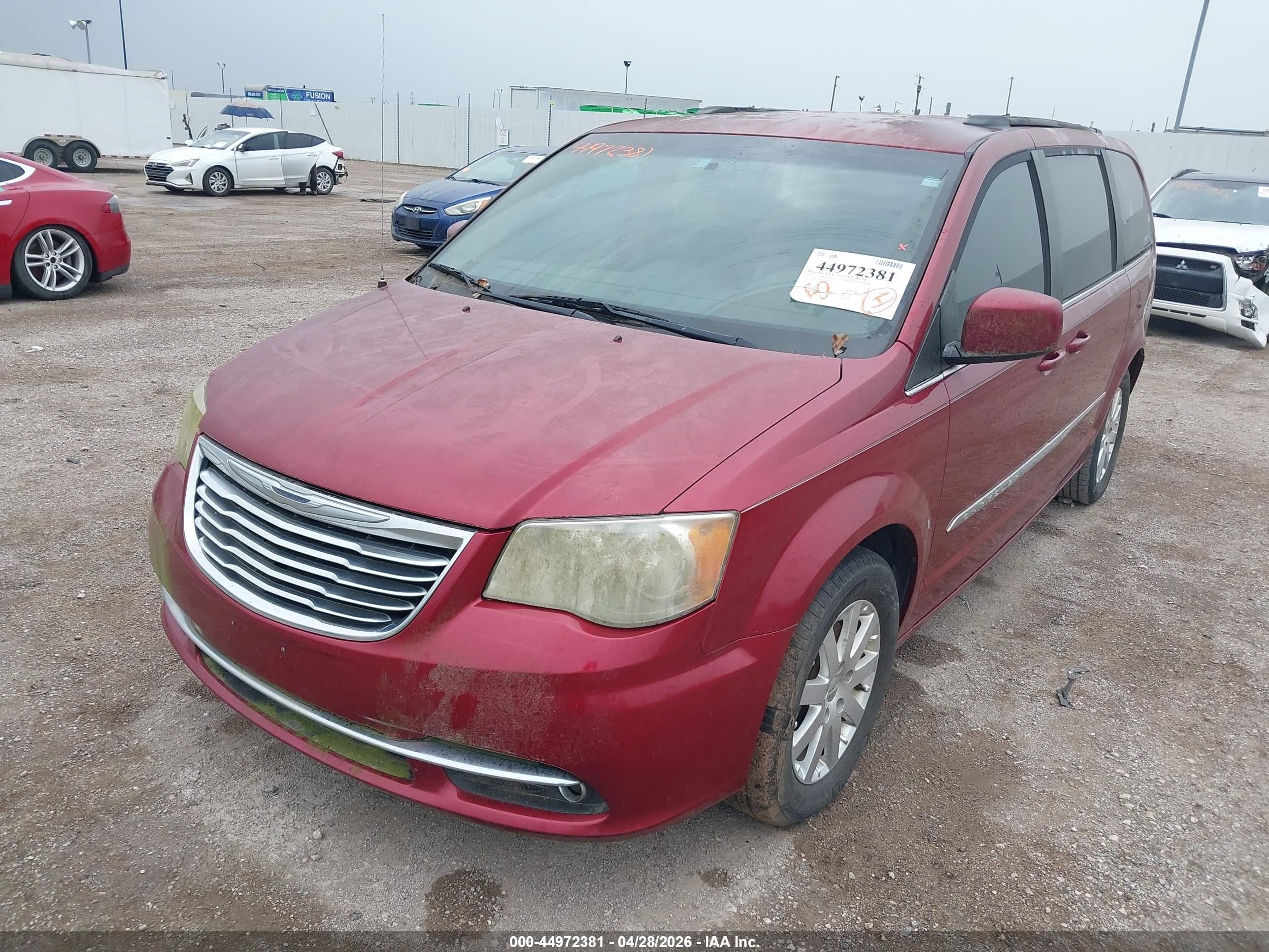 2014 Chrysler Town & Country Touring Red vin: 2C4RC1BG0ER433846