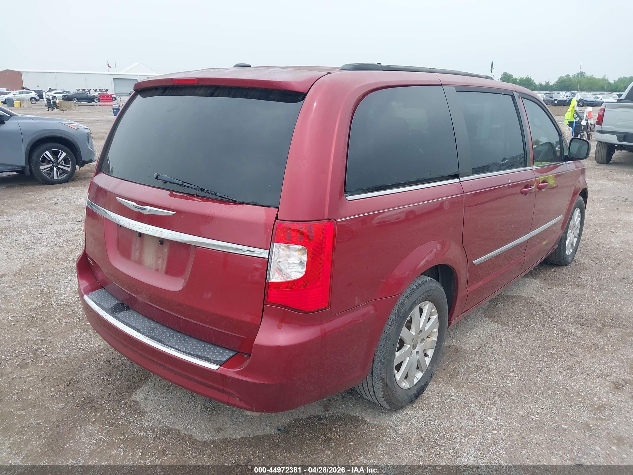 2014 Chrysler Town & Country Touring Red vin: 2C4RC1BG0ER433846