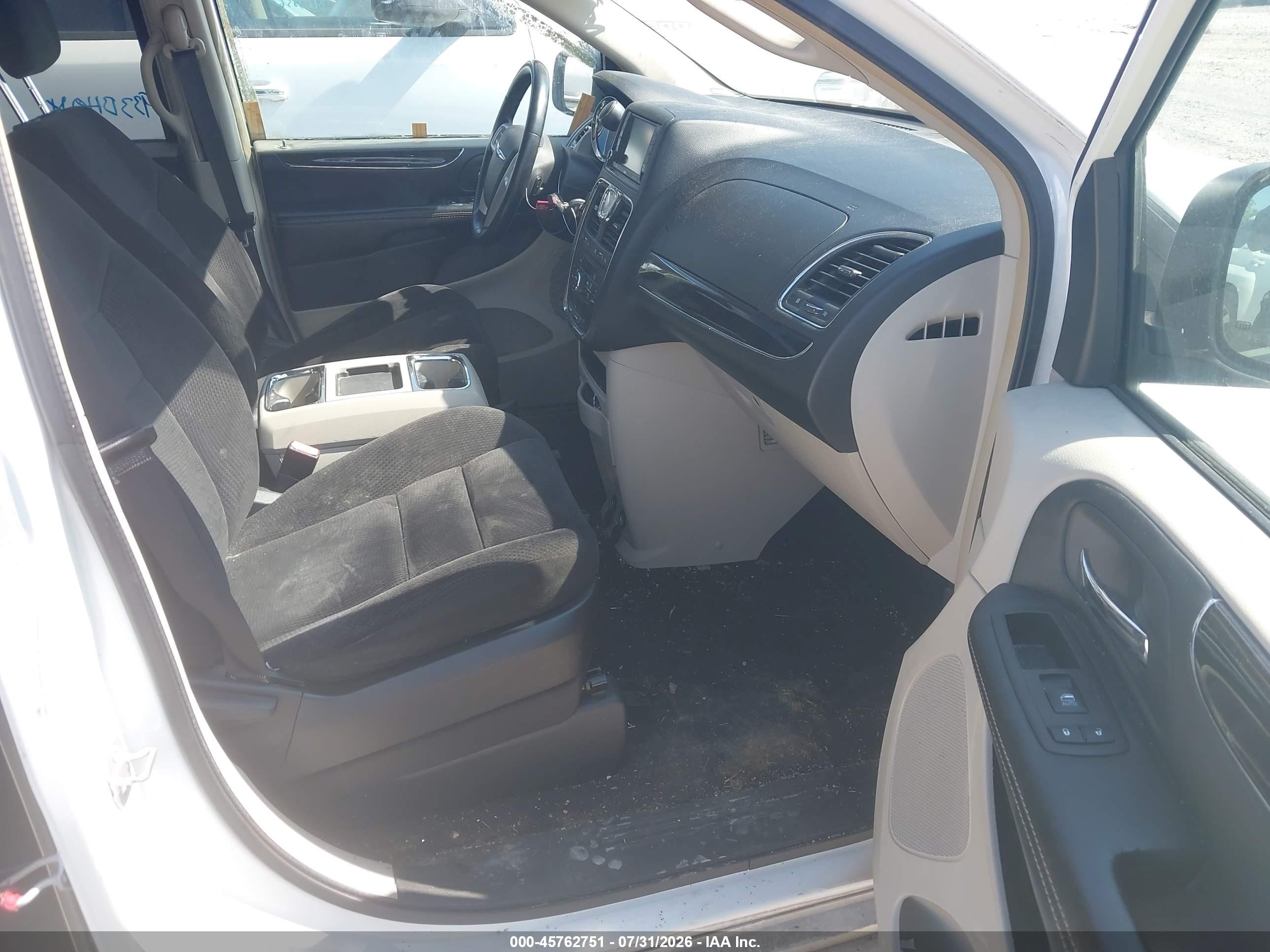 2014 Chrysler Town & Country Touring White vin: 2C4RC1BG0ER443776