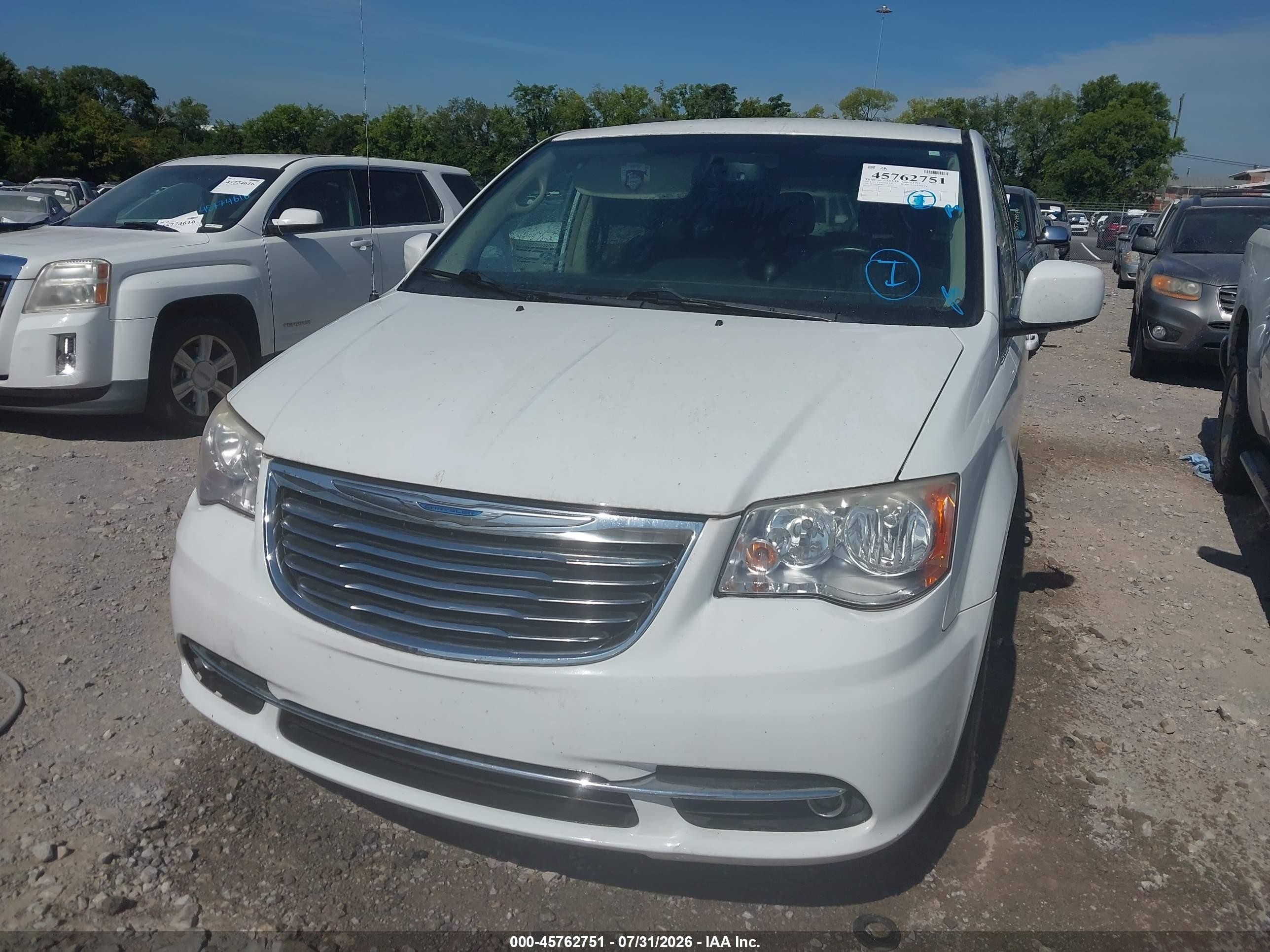 2014 Chrysler Town & Country Touring White vin: 2C4RC1BG0ER443776