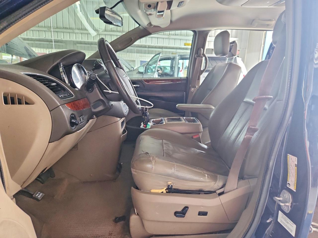 2014 Chrysler Town & Country Touring Blue vin: 2C4RC1BG0ER454048