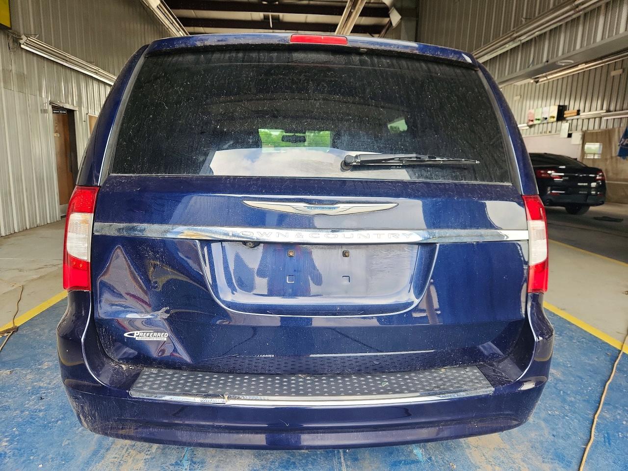 2014 Chrysler Town & Country Touring Blue vin: 2C4RC1BG0ER454048