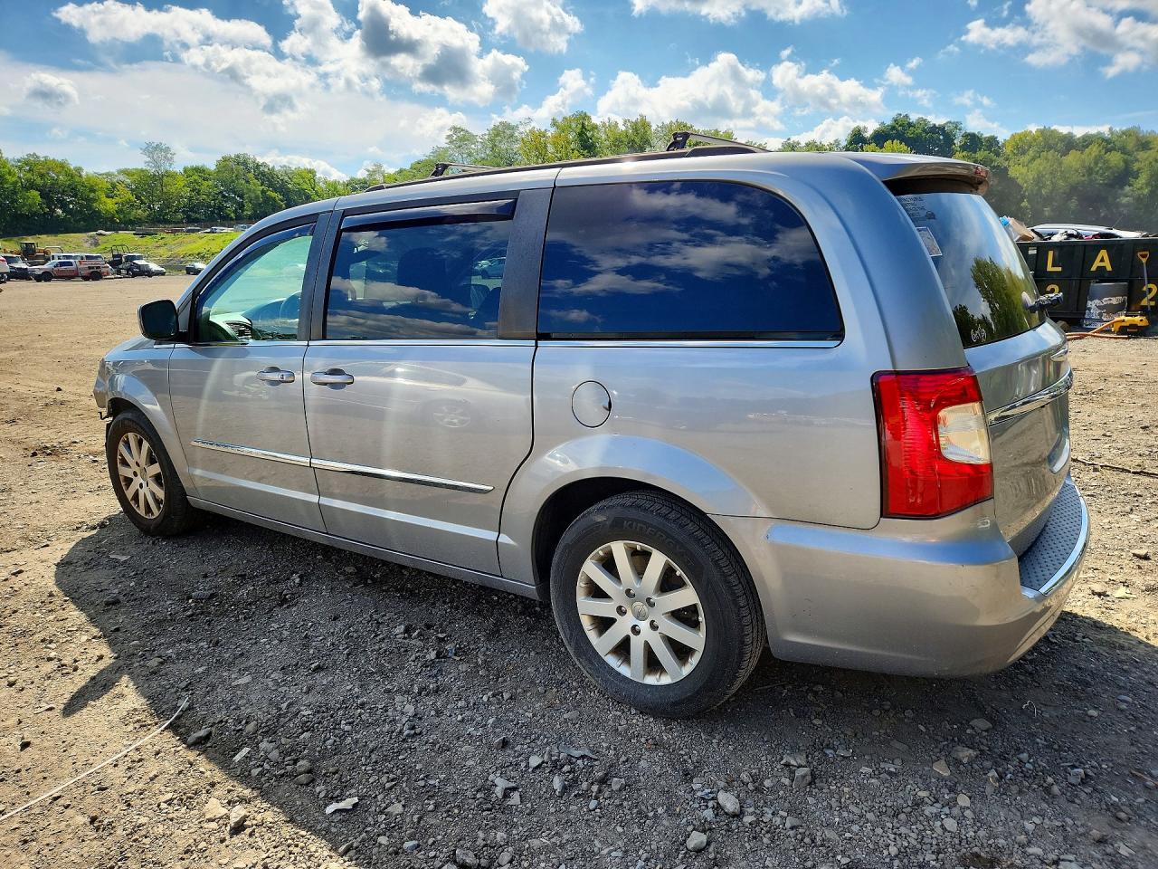 2015 Chrysler Town & Country Touring Silver vin: 2C4RC1BG0FR562512