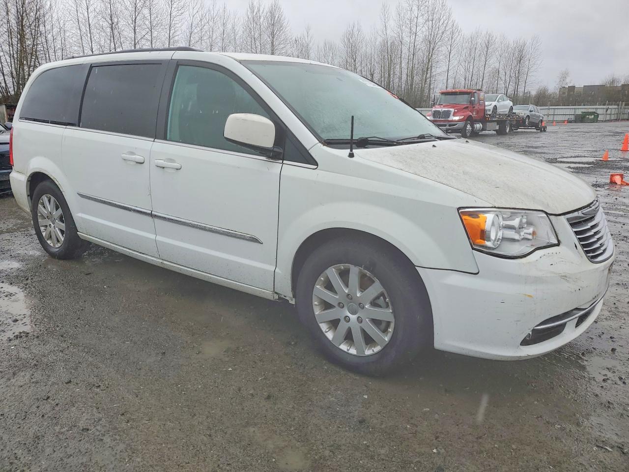 2015 Chrysler Town & Country Touring White vin: 2C4RC1BG0FR571047