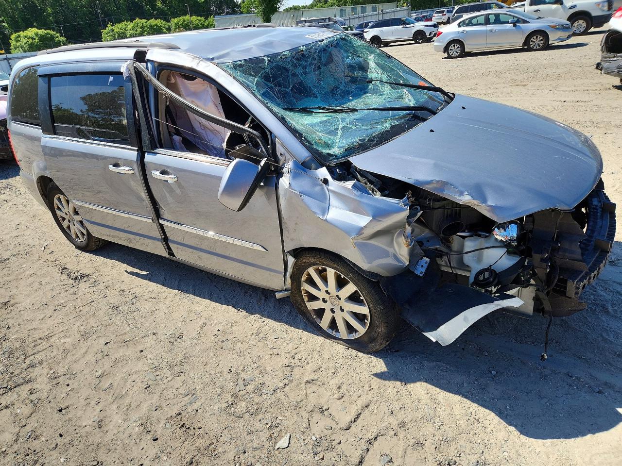 2015 Chrysler Town & Country Touring Silver vin: 2C4RC1BG0FR629481