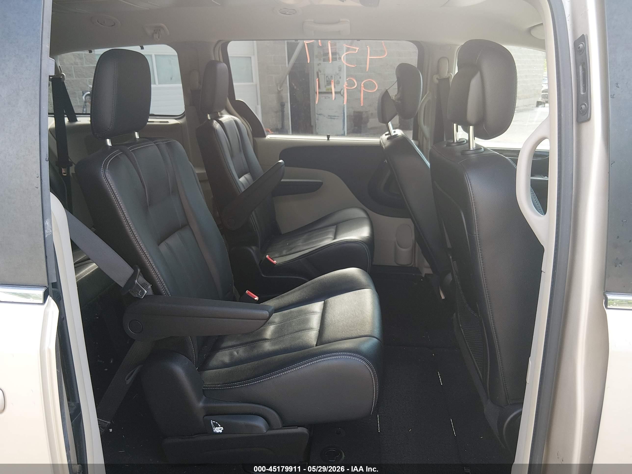 2015 Chrysler Town & Country Touring Champagne vin: 2C4RC1BG0FR638911
