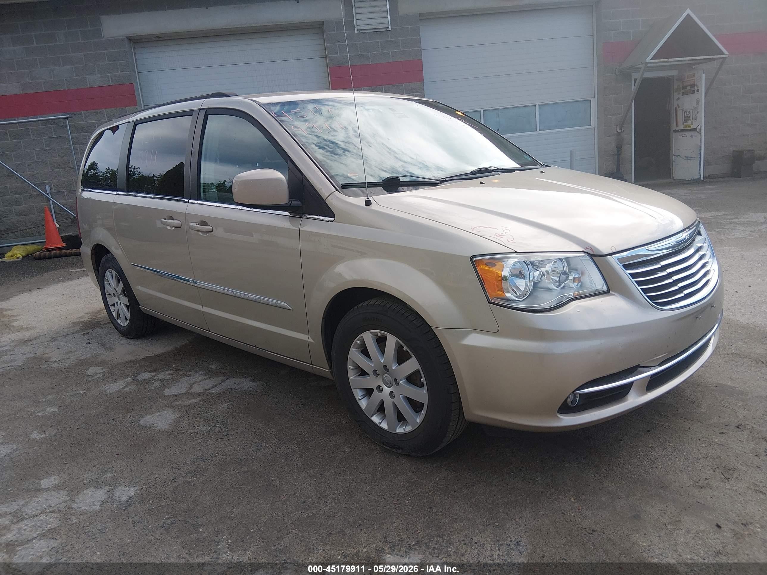 2015 Chrysler Town & Country Touring Champagne vin: 2C4RC1BG0FR638911