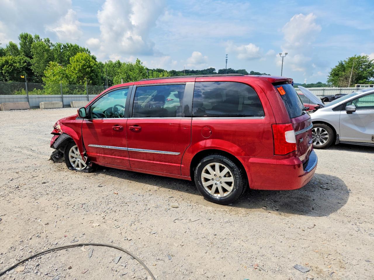2015 Chrysler Town & Country Touring Burgundy vin: 2C4RC1BG0FR661556