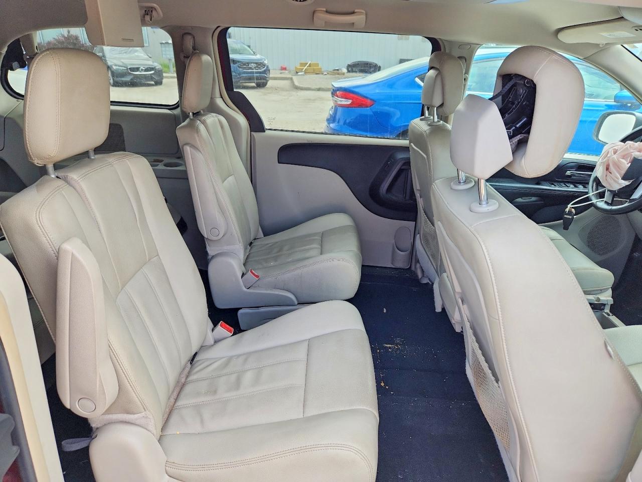 2015 Chrysler Town & Country Touring Burgundy vin: 2C4RC1BG0FR661556