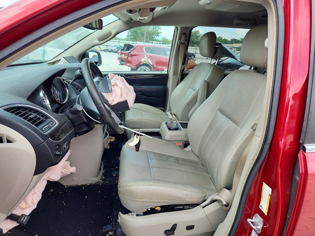 2015 Chrysler Town & Country Touring Burgundy vin: 2C4RC1BG0FR661556