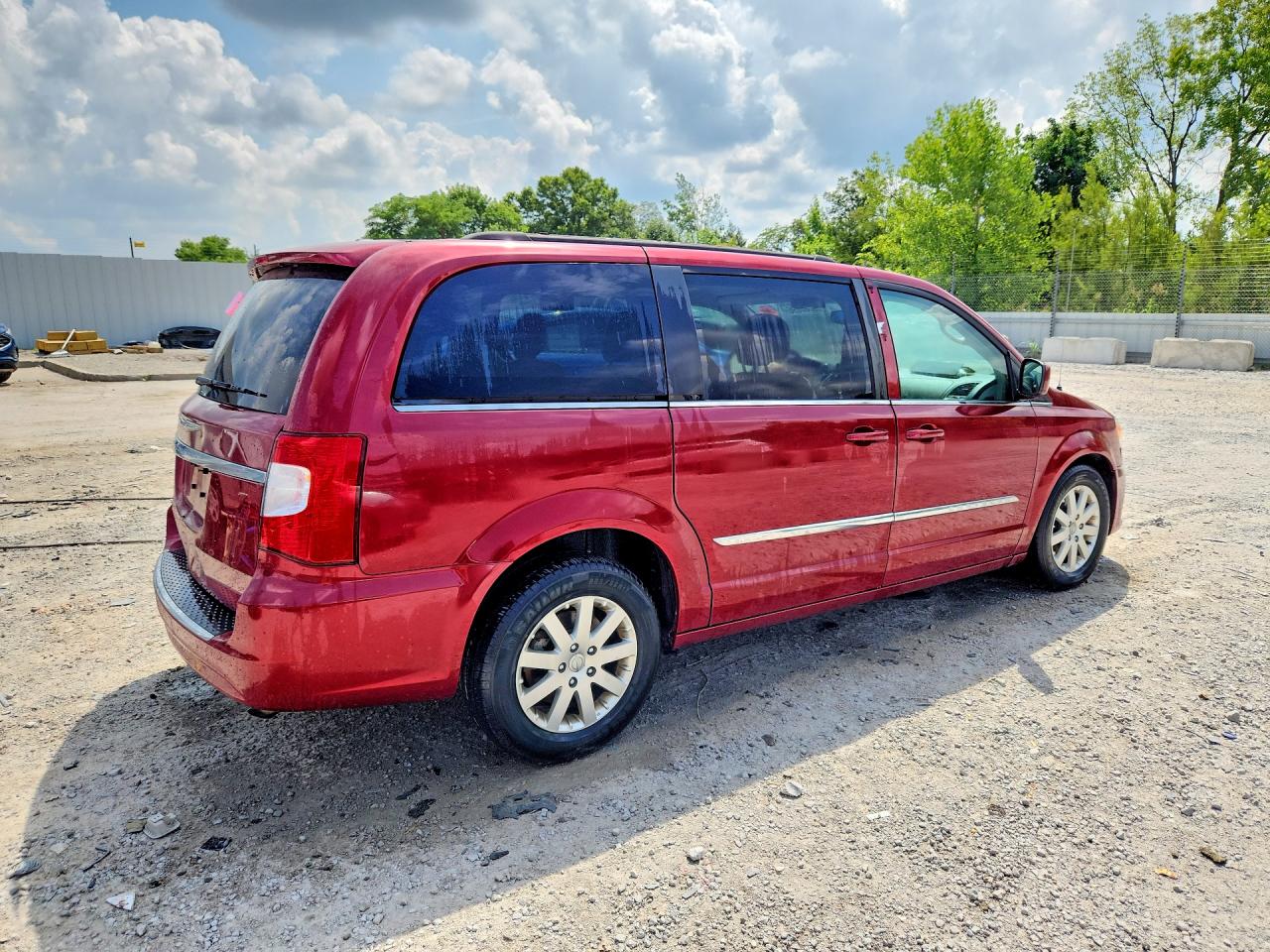 2015 Chrysler Town & Country Touring Burgundy vin: 2C4RC1BG0FR661556
