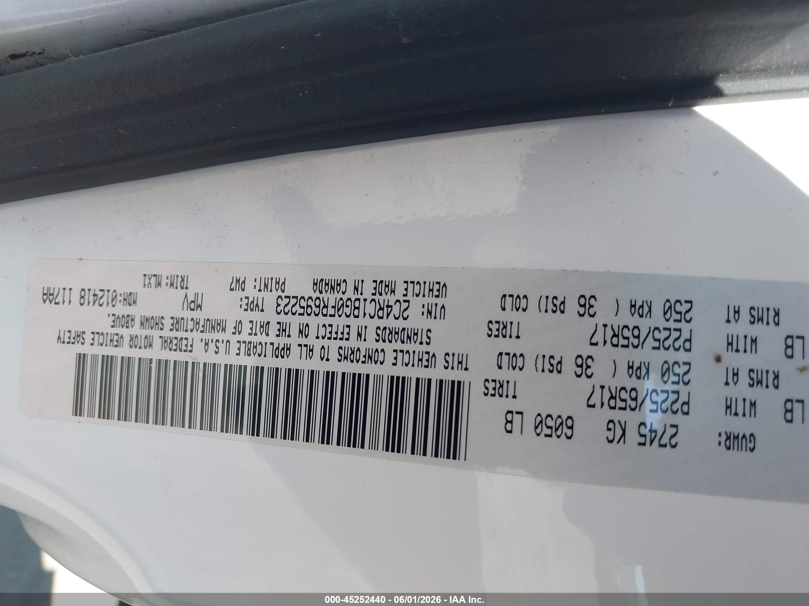 2015 Chrysler Town & Country Touring White vin: 2C4RC1BG0FR695223