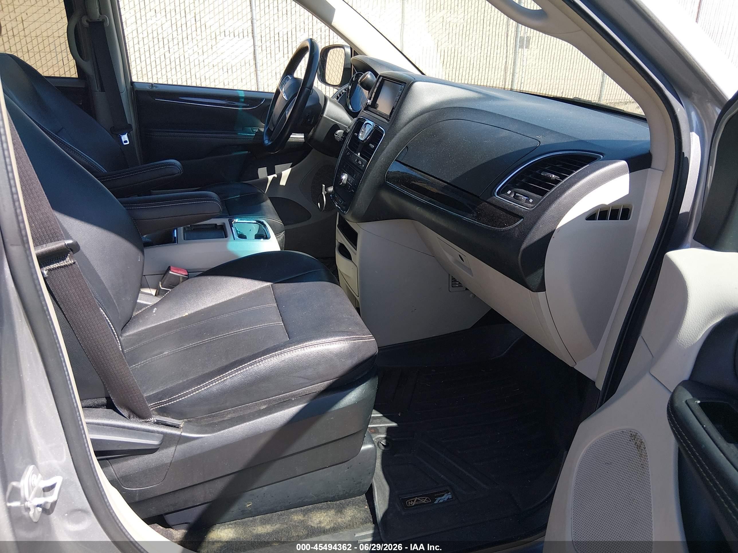 2015 Chrysler Town & Country Touring Gray vin: 2C4RC1BG0FR696629
