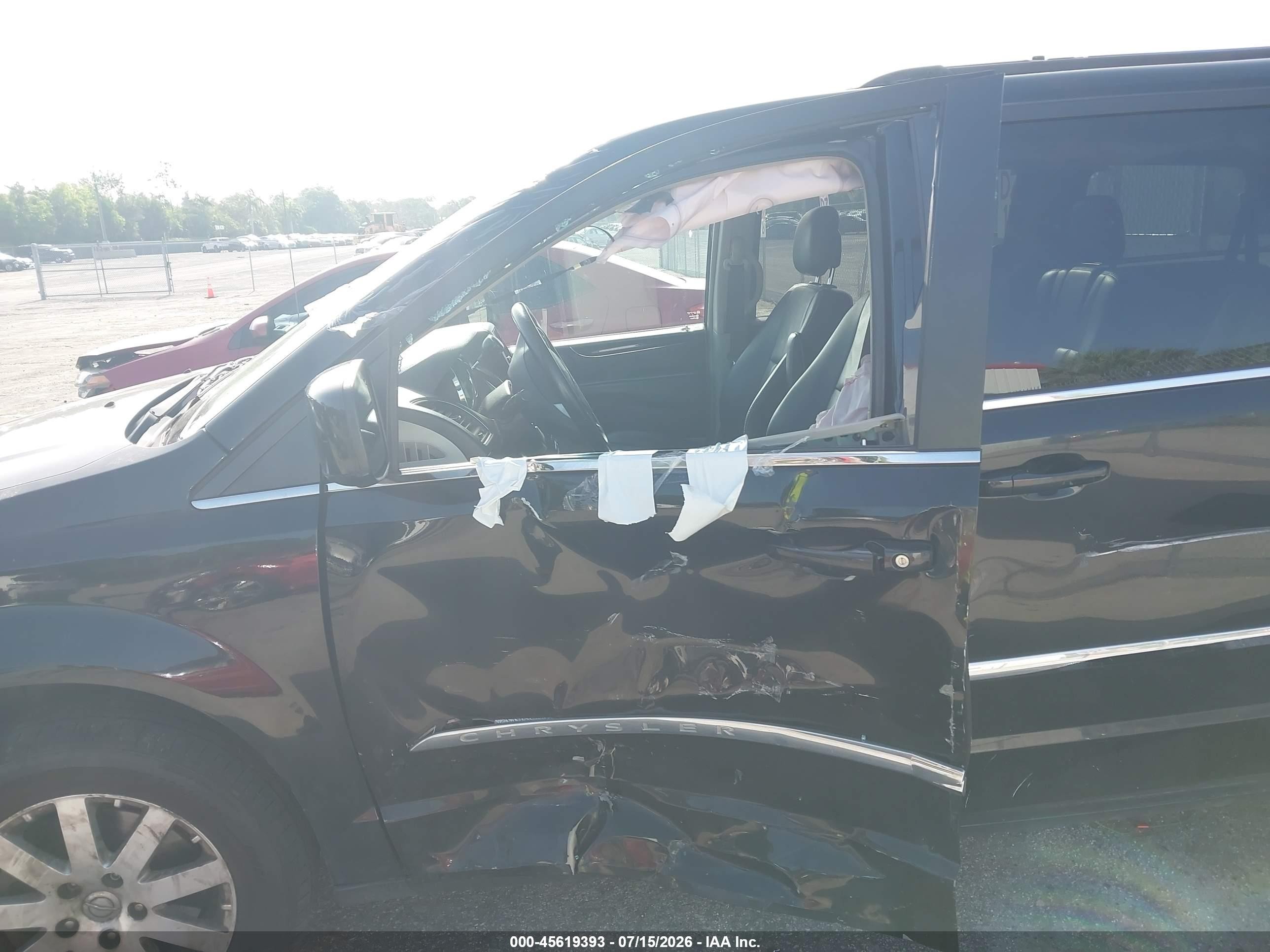 2015 Chrysler Town & Country Touring Черный vin: 2C4RC1BG0FR706592