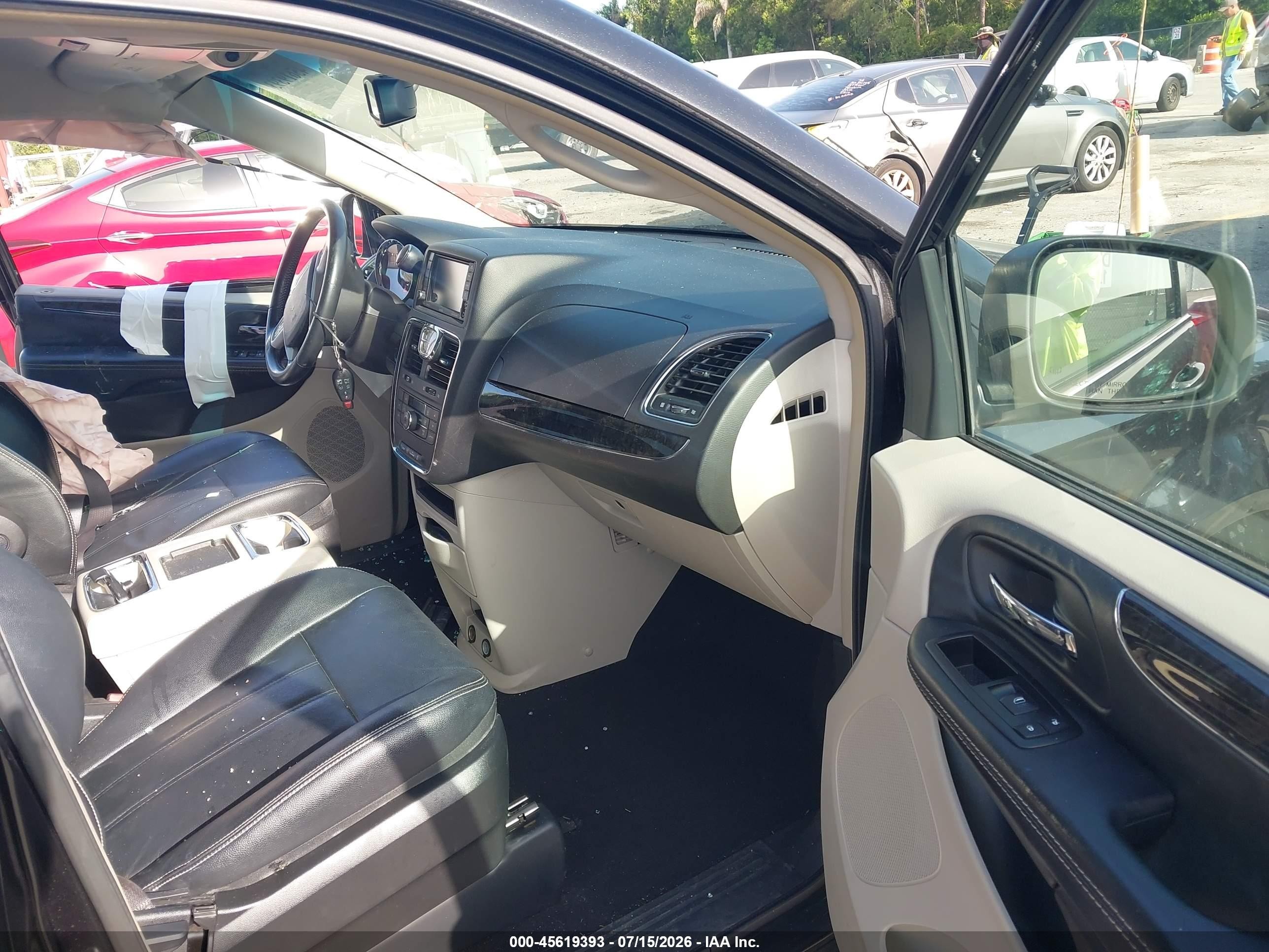2015 Chrysler Town & Country Touring Черный vin: 2C4RC1BG0FR706592