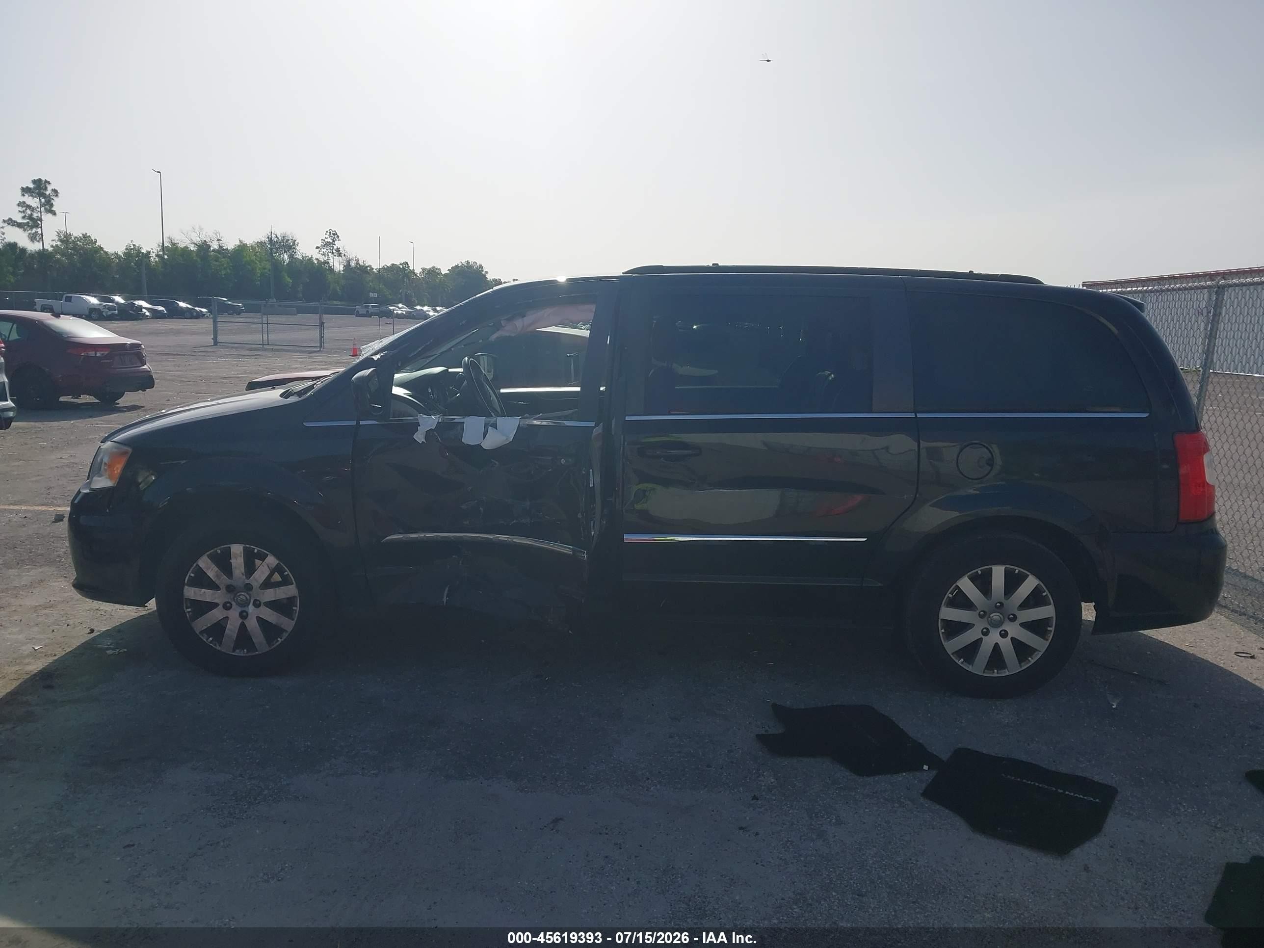 2015 Chrysler Town & Country Touring Черный vin: 2C4RC1BG0FR706592