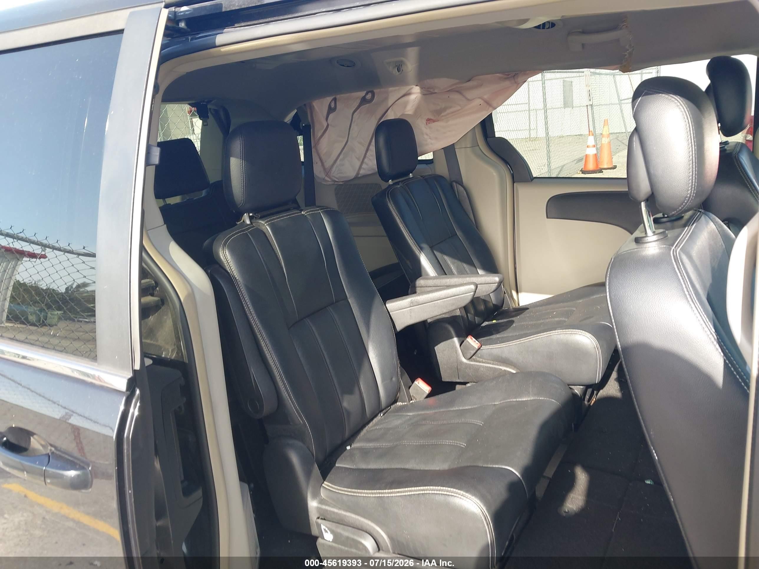 2015 Chrysler Town & Country Touring Черный vin: 2C4RC1BG0FR706592
