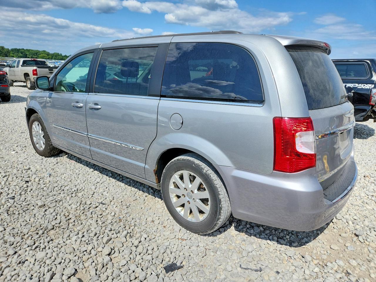 2015 Chrysler Town & Country Touring Серебряный vin: 2C4RC1BG0FR707595