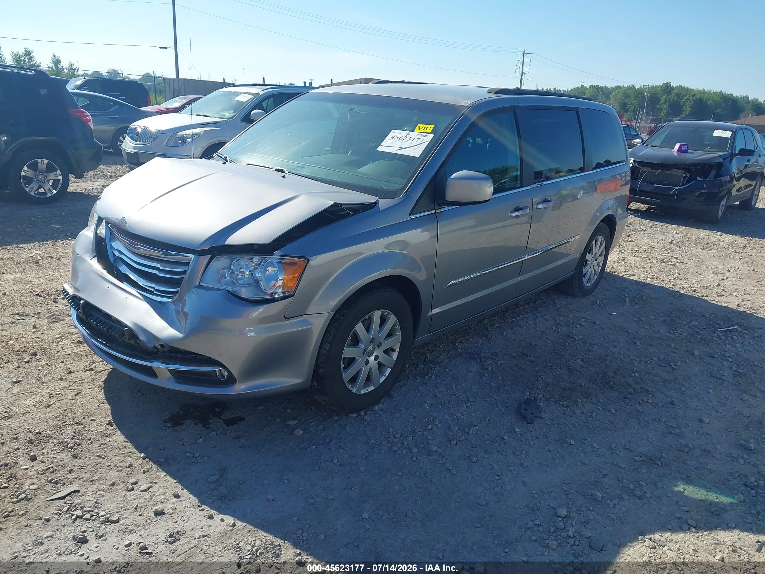 2015 Chrysler Town & Country Touring Серебряный vin: 2C4RC1BG0FR752178